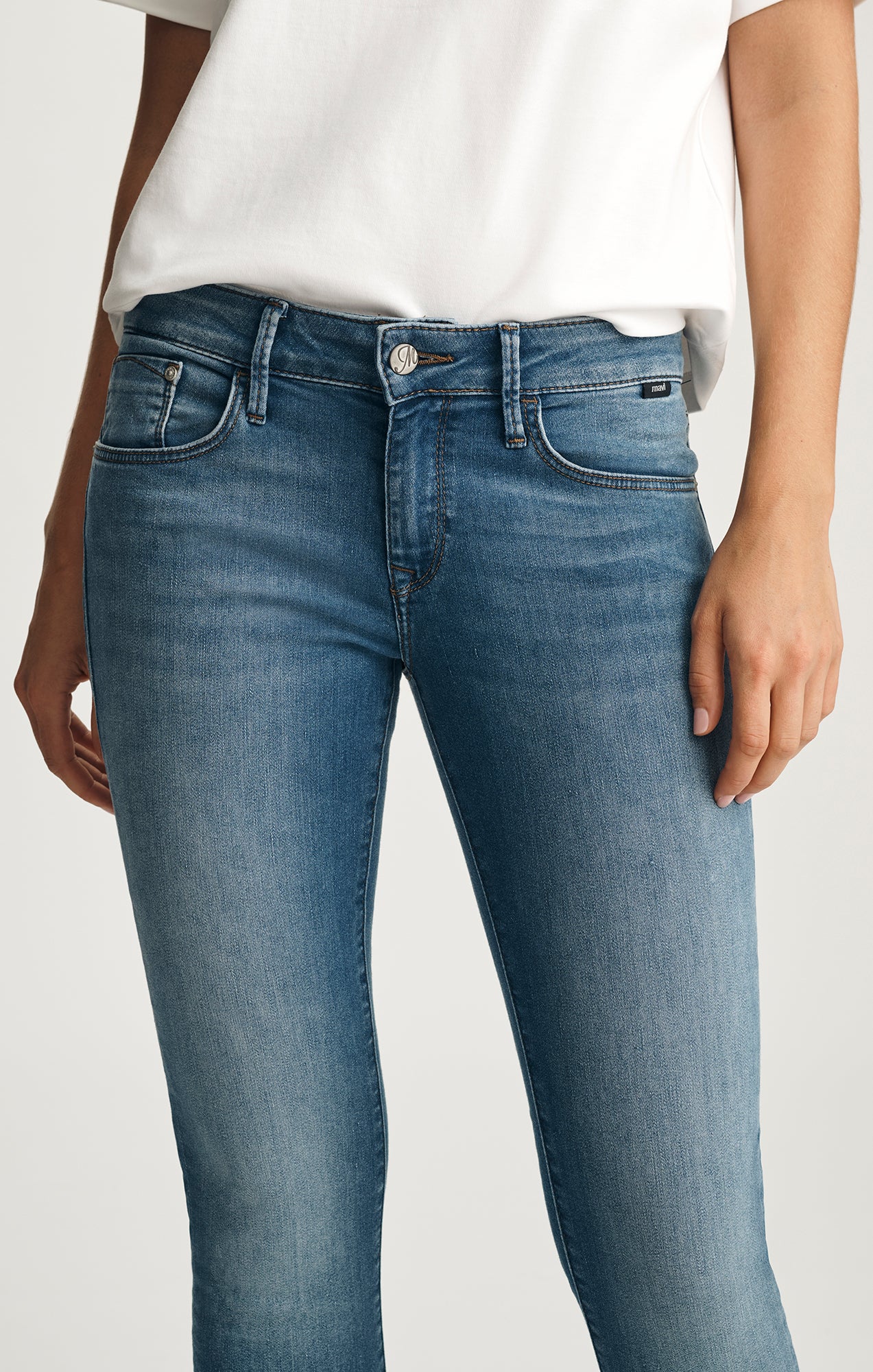 ALEXA SKINNY IN MID SUPERSOFT - Image 5