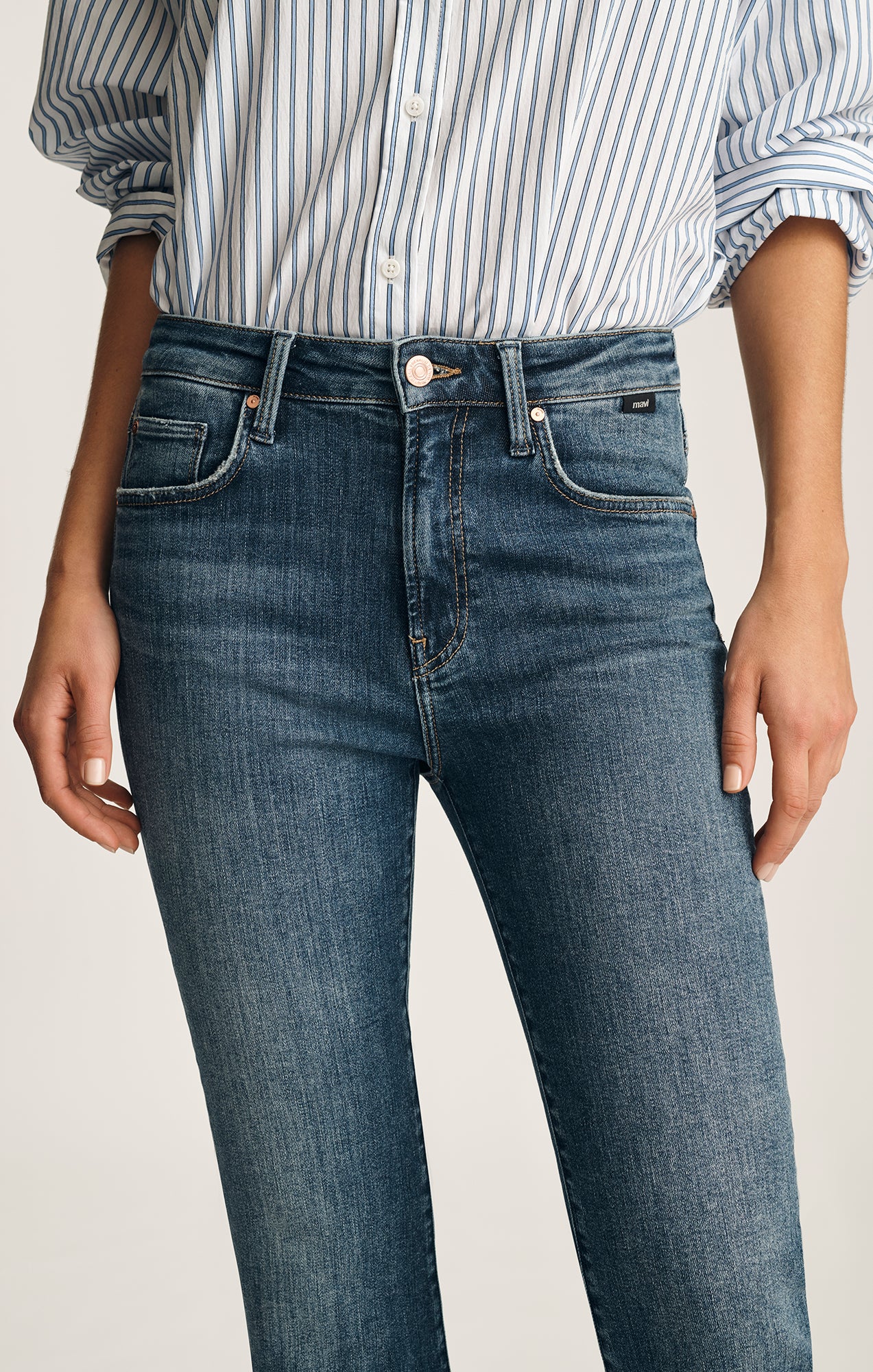 ANIKA CROPPED FLARE IN DARK BRUSHED FLEX BLUE - Image 5