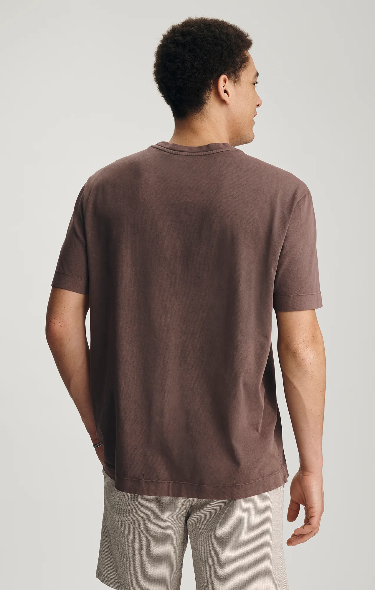 BACK SEAM CREW NECK T-SHIRT IN CHOCOLATE MARTINI - Image 2
