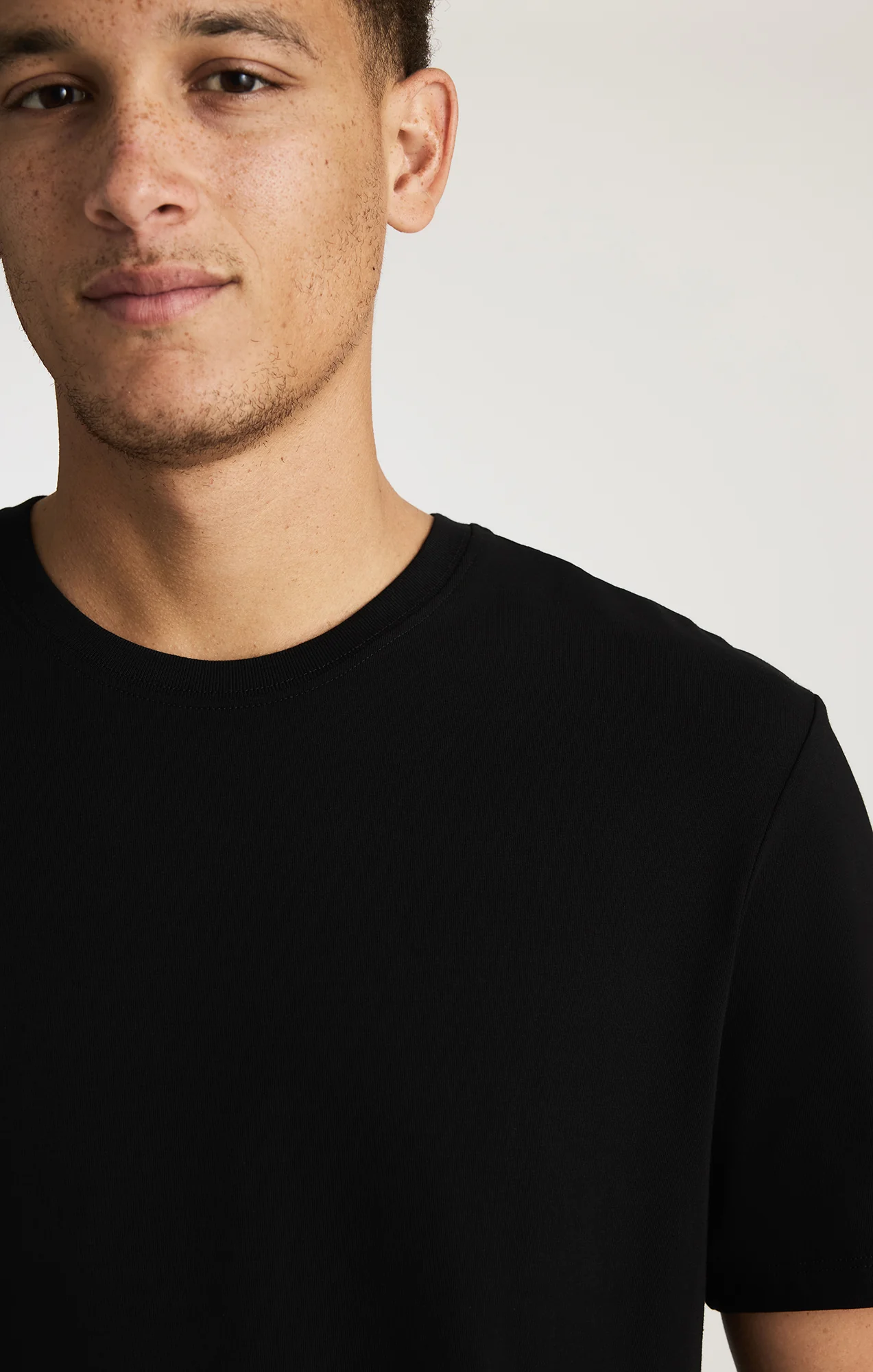 CREW NECK T-SHIRT IN BLACK - Image 4