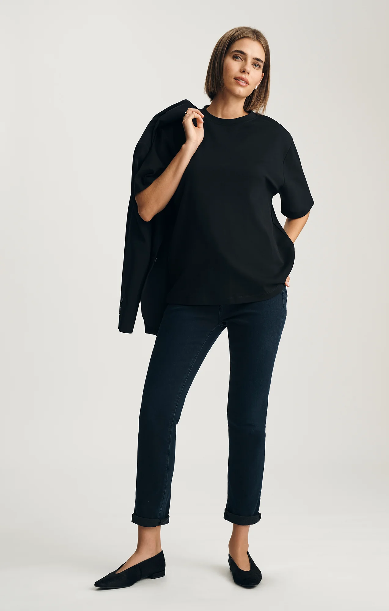 ZOE INTERLOCK CREW NECK T-SHIRT IN BLACK - Image 5