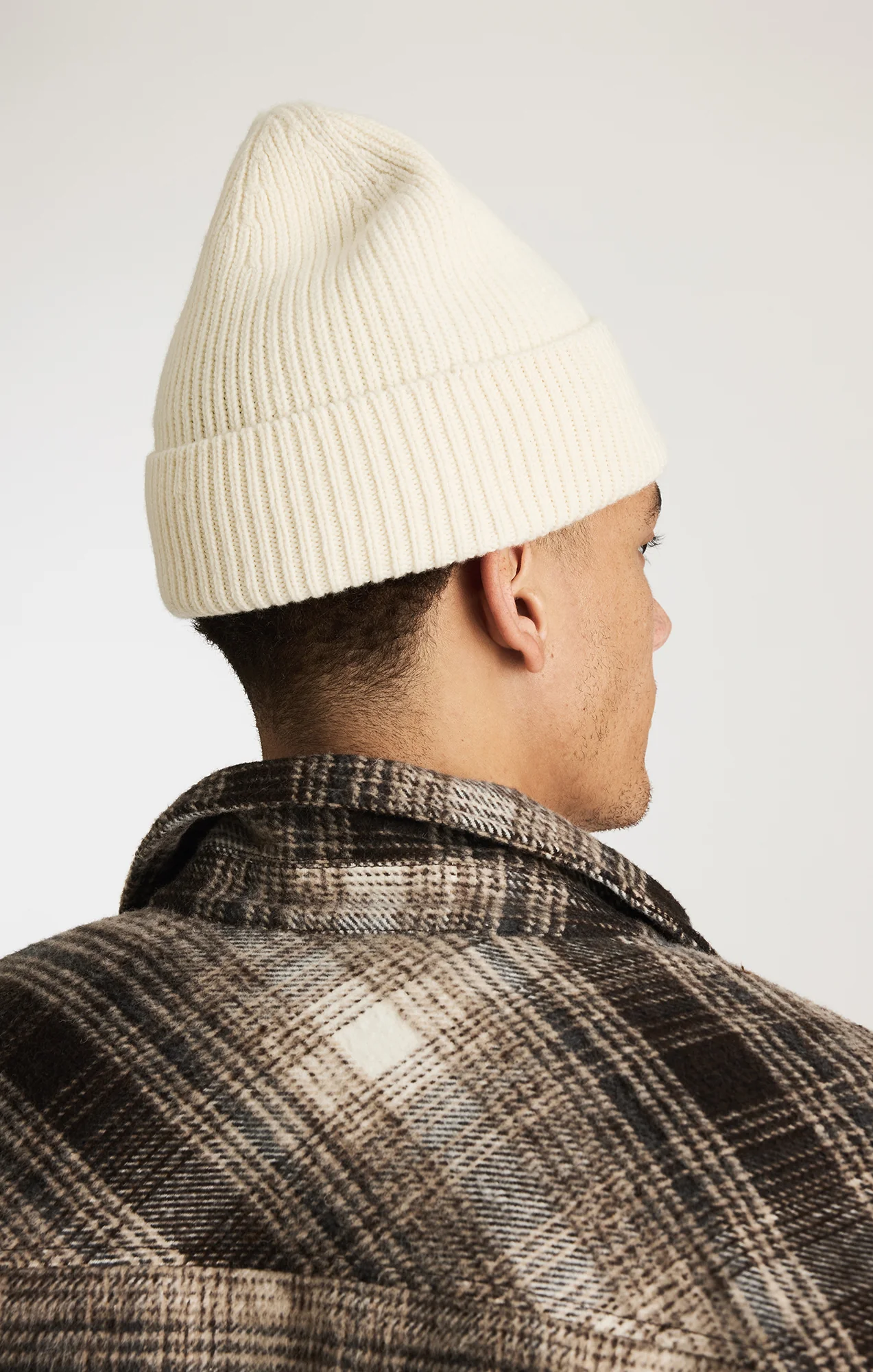 BEANIE IN ECRU - Image 3