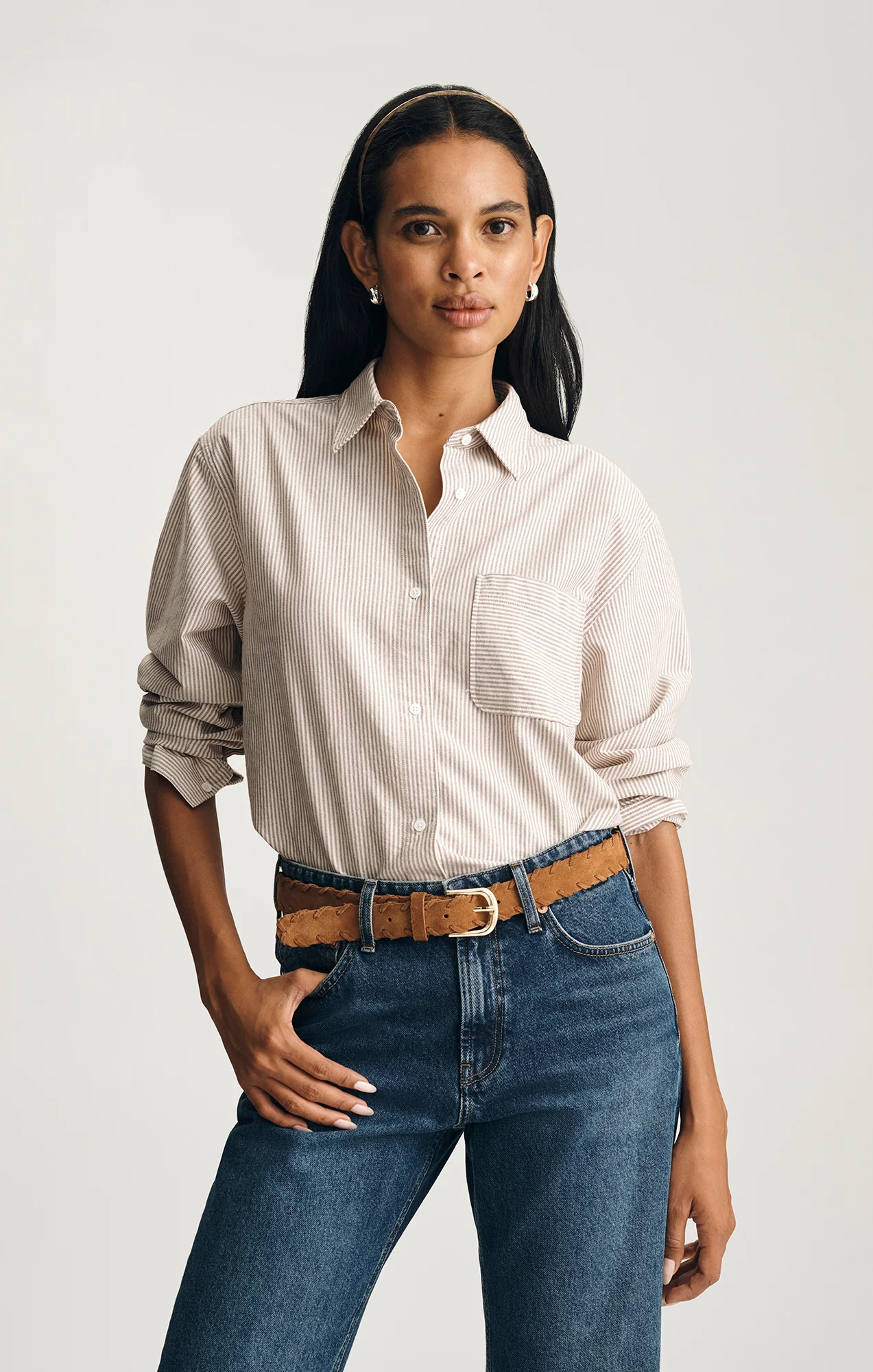 LEATHER TEXTURED TRIM BELT IN SIERRA - Image 2