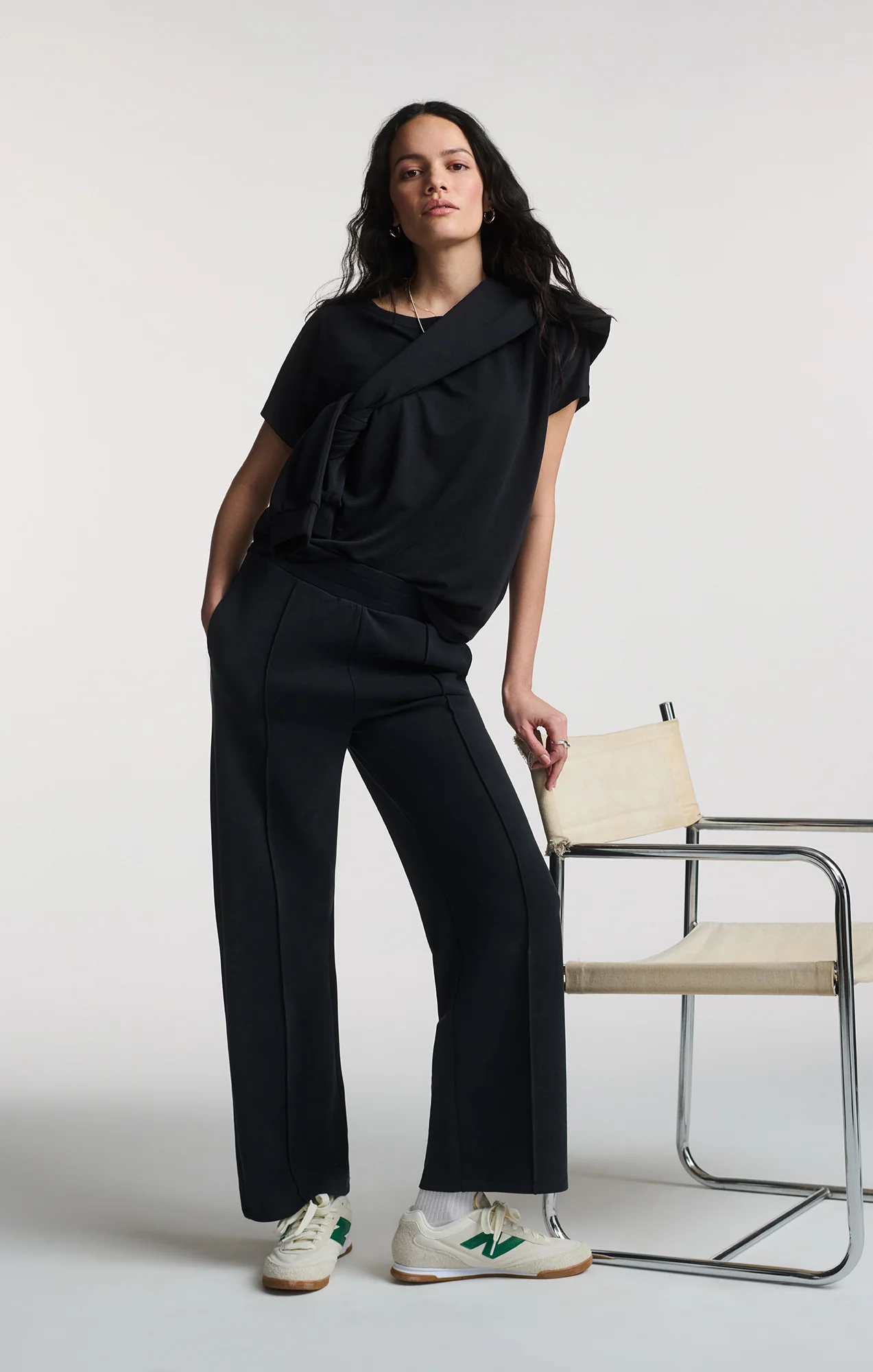 LUXE TOUCH TENCEL™ BOAT NECK T-SHIRT IN BLACK - Image 7