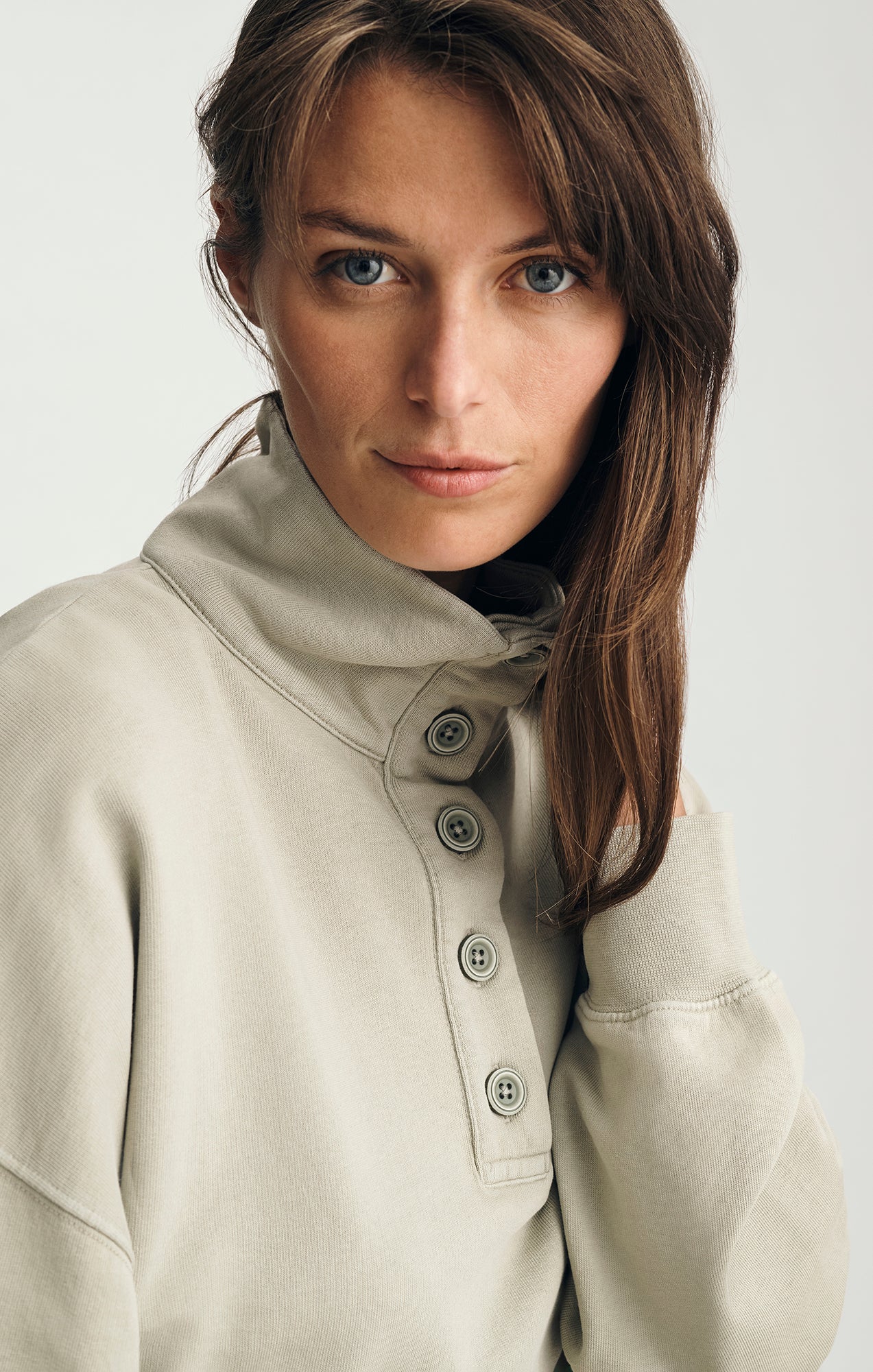 BUTTON-UP FUNNEL NECK SWEATSHIRT IN SEAGRASS - Image 3