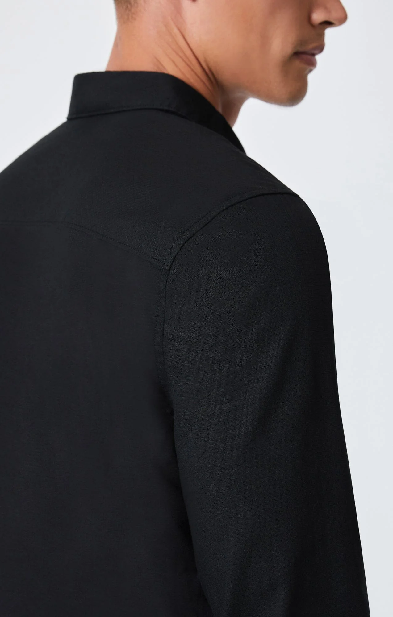 BUTTON-UP LONG SLEEVE SHIRT IN BLACK - Image 5
