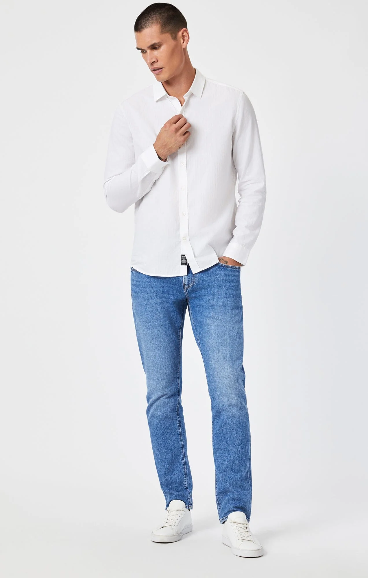 BUTTON-UP LONG SLEEVE SHIRT IN WHITE - Image 4