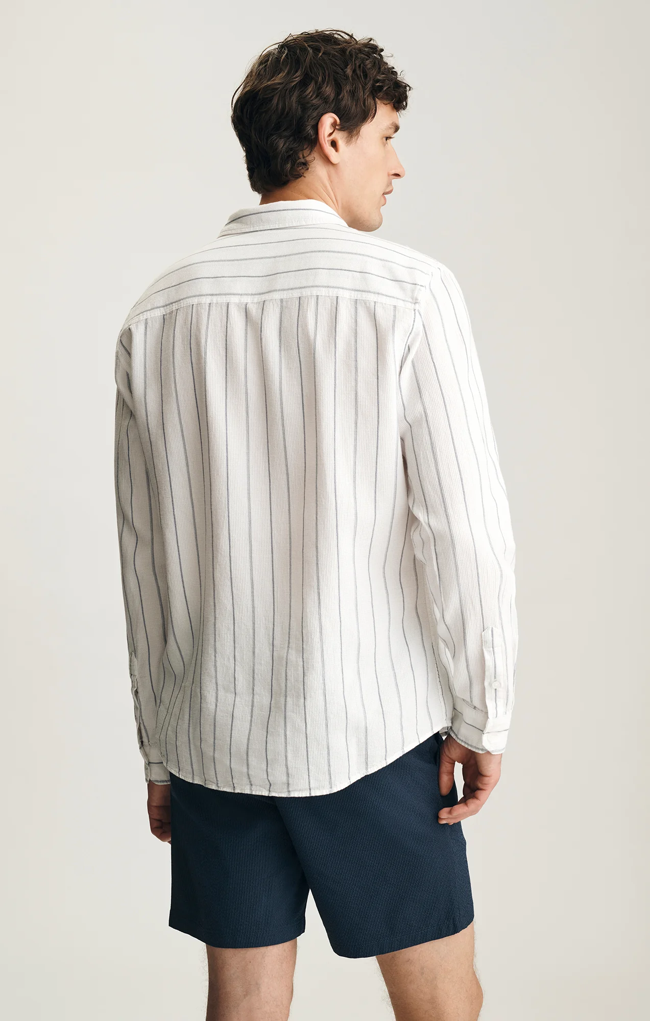 BUTTON-UP SHIRT IN VINTAGE INDIGO - Image 2