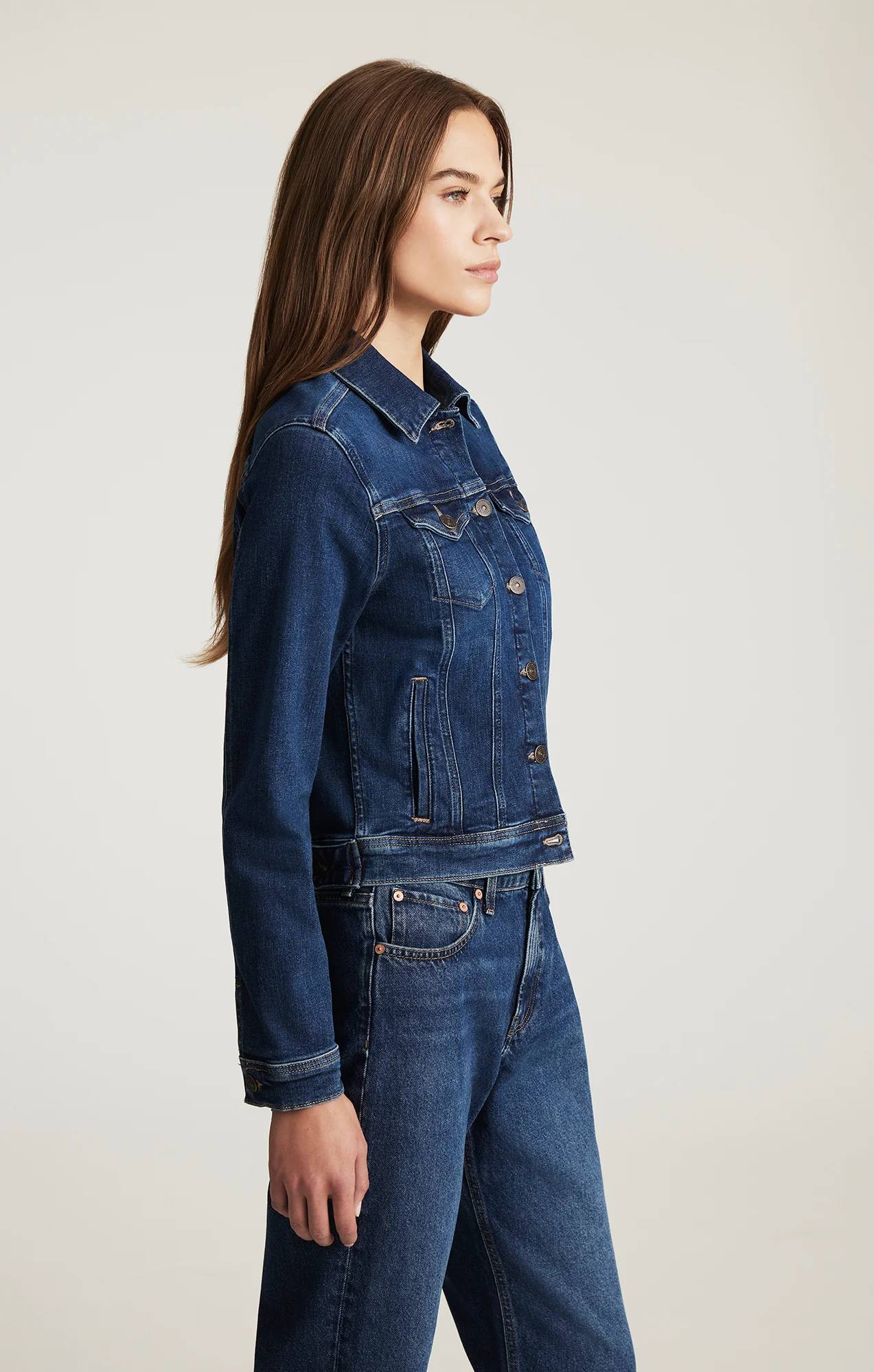 CECILIA DENIM JACKET IN DARK BRUSHED FLEX BLUE - Image 2