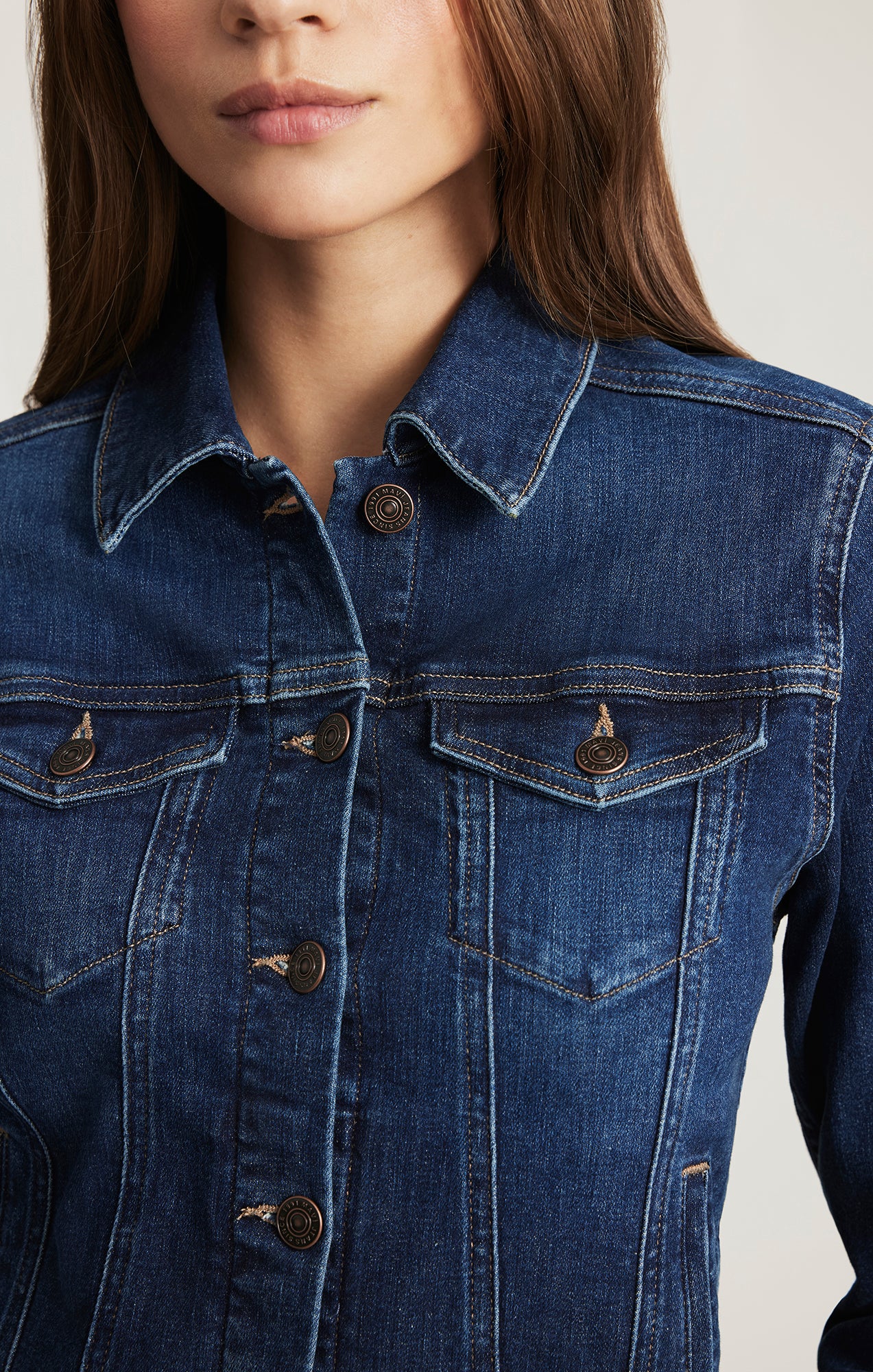 CECILIA DENIM JACKET IN DARK BRUSHED FLEX BLUE - Image 6