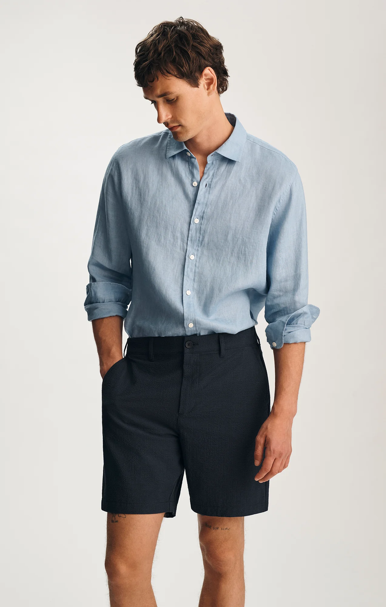 CHINO 7" INSEAM SHORTS IN NAVY BLAZER - Image 3
