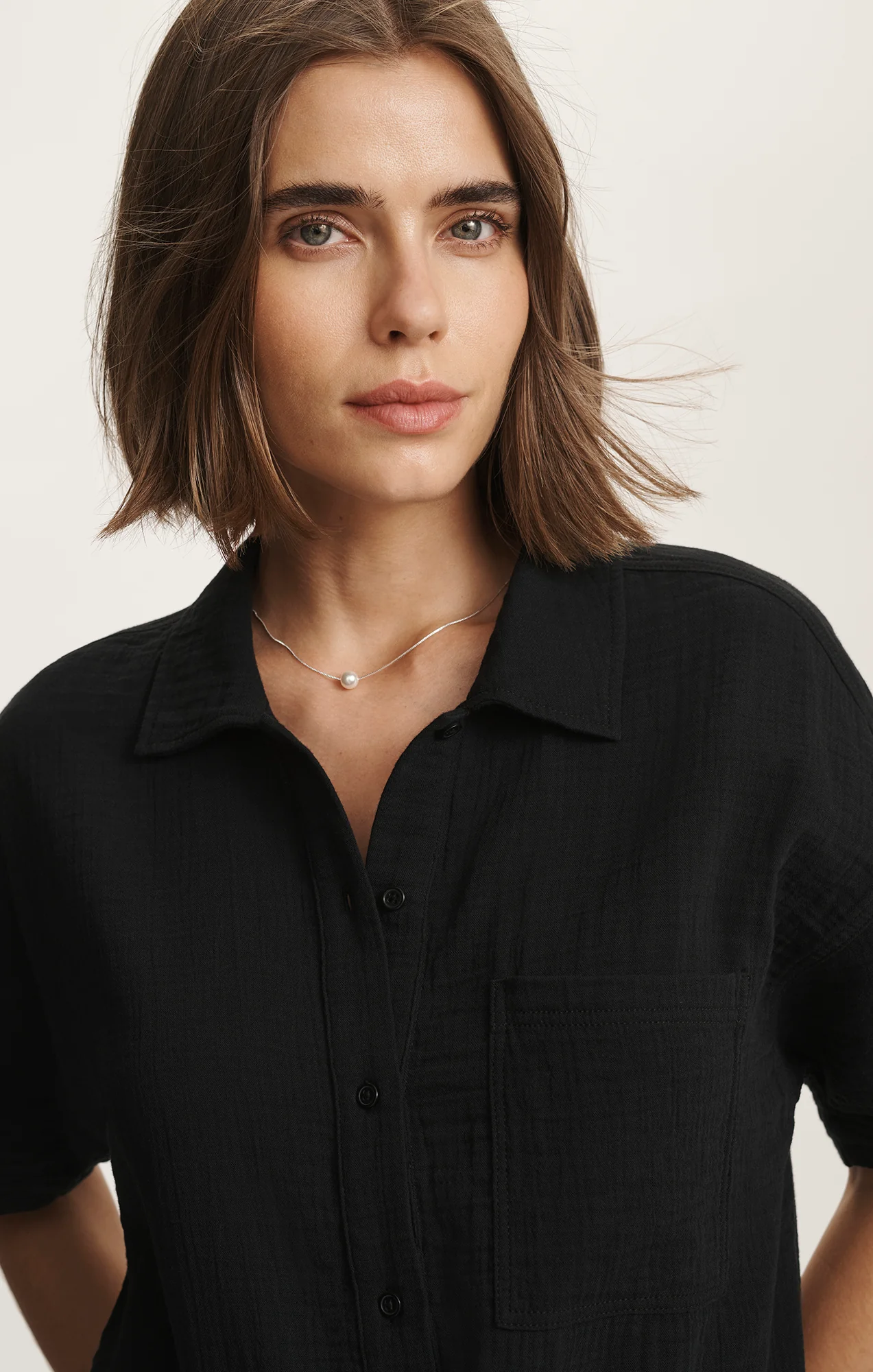 CINCHED WAIST ROMPER IN BLACK - Image 4