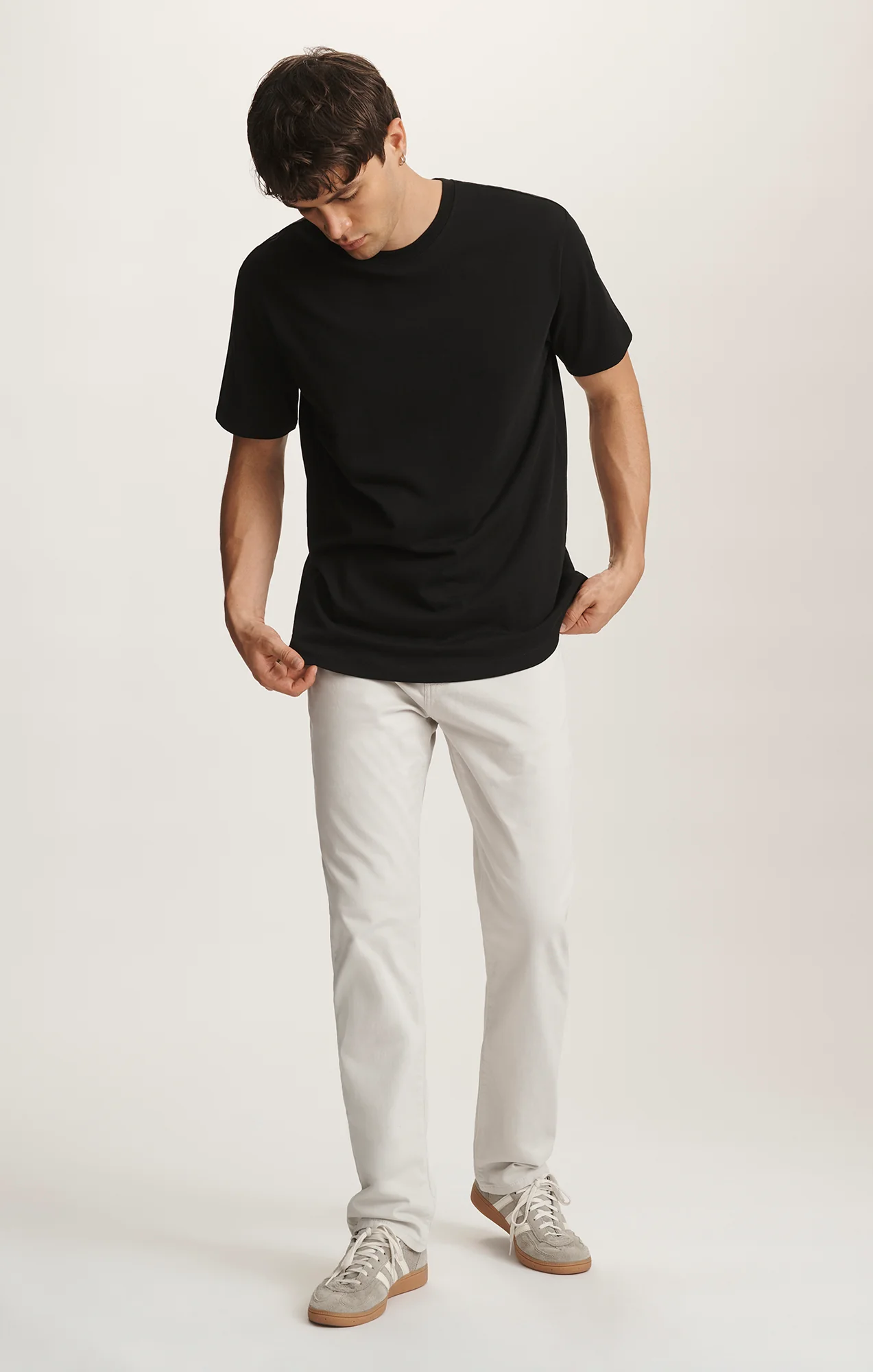 BASIC SHORT SLEEVE T-SHIRT IN BLACK - Image 3