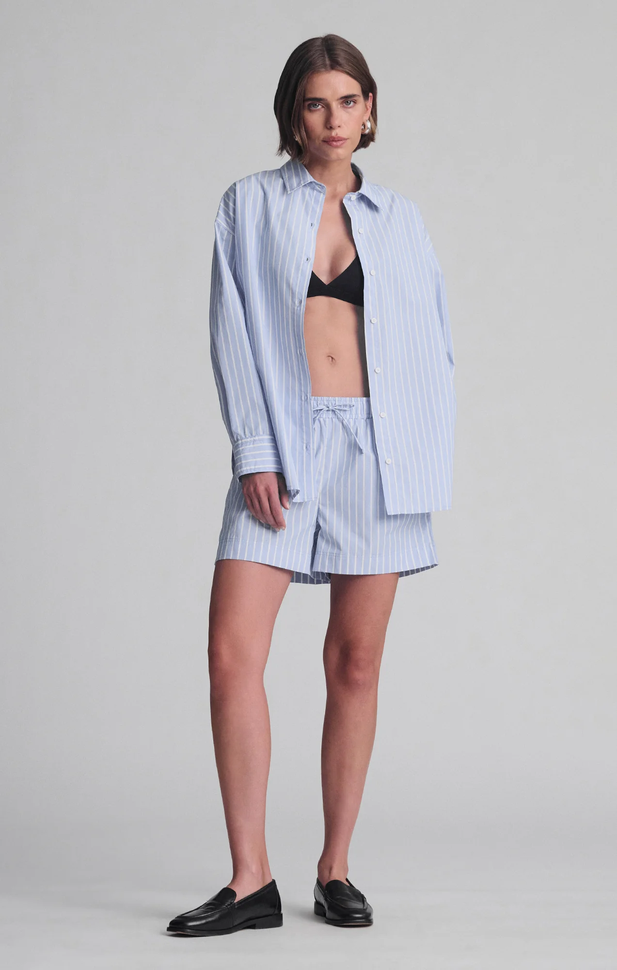 PULL-ON SHORTS IN BLUE STRIPE