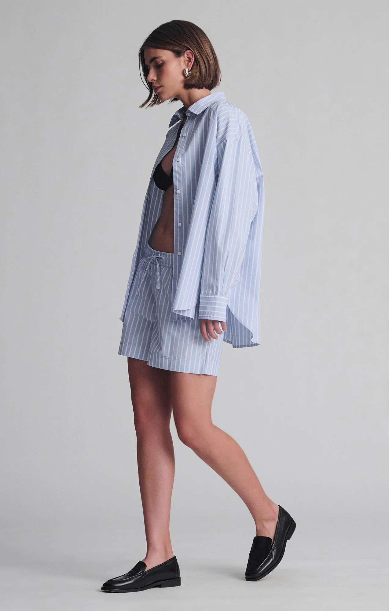 PULL-ON SHORTS IN BLUE STRIPE - Image 2