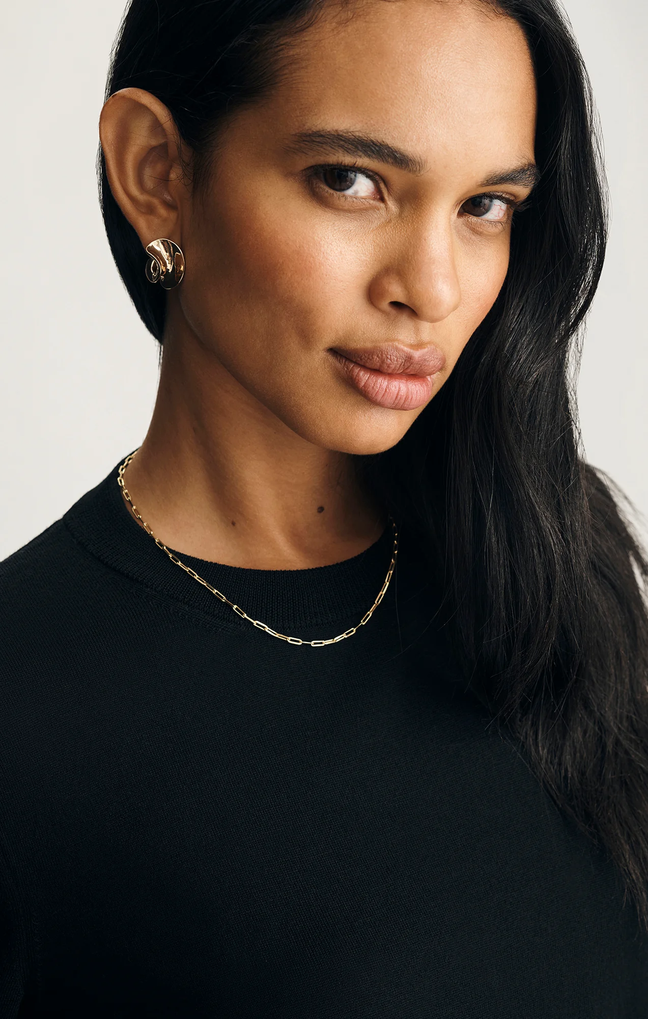 EDITION MERINO WOOL CREW NECK SWEATER IN BLACK - Image 3