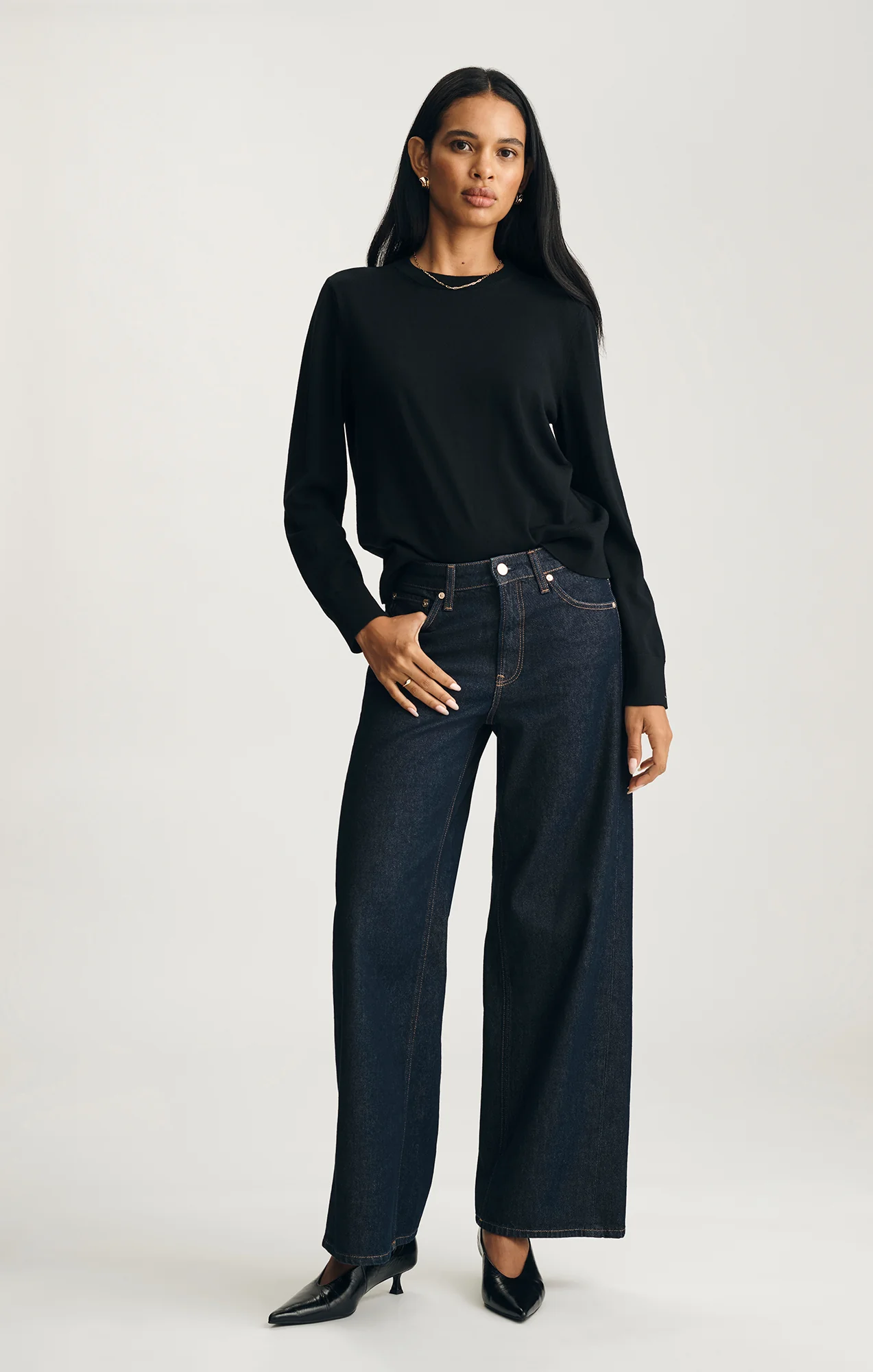 EDITION MERINO WOOL CREW NECK SWEATER IN BLACK - Image 4