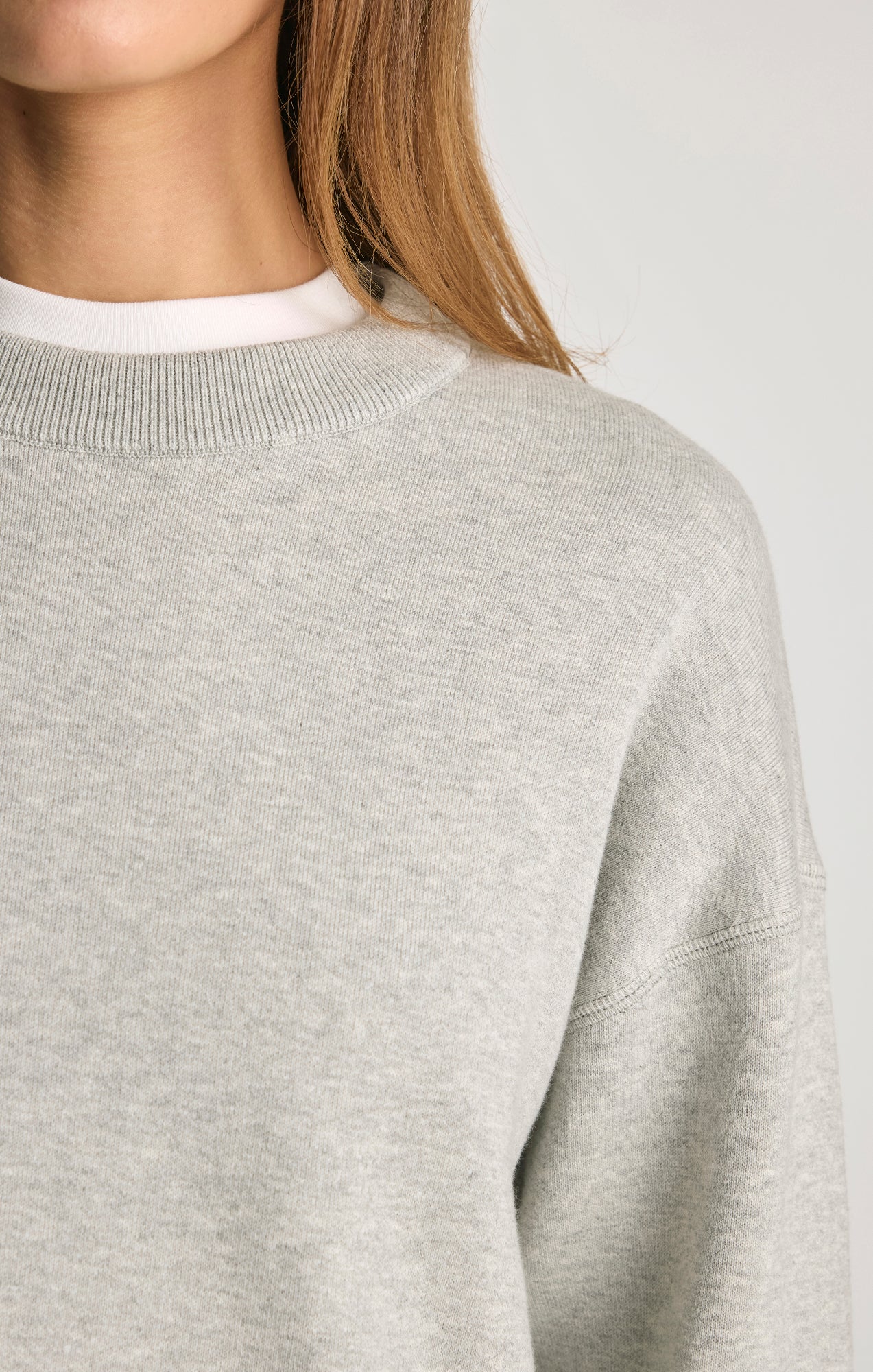 CREW NECK SWEATER IN LIGHT GREY MELANGE - Image 4