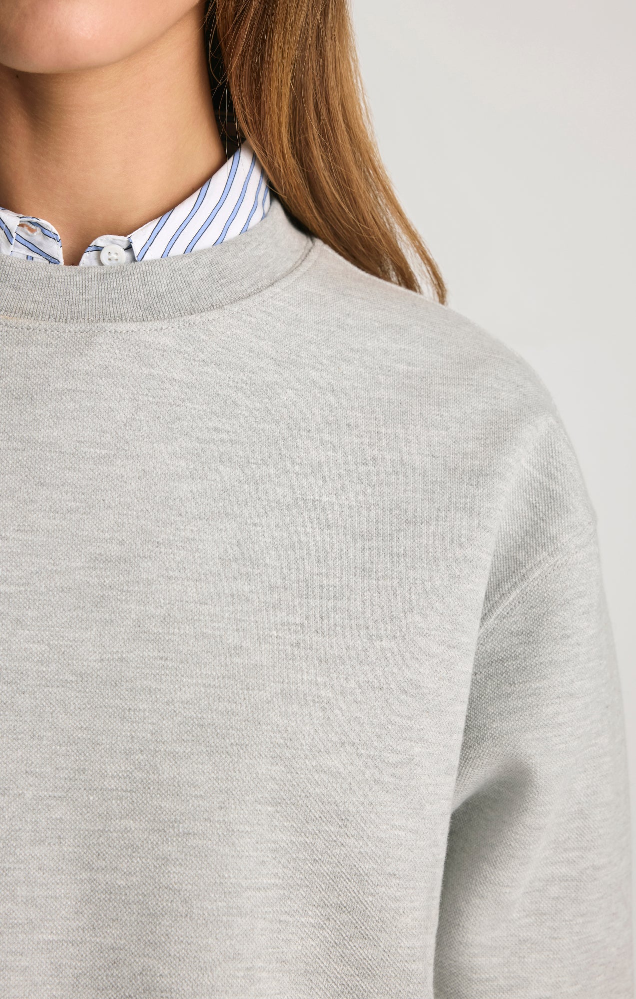 PIQUE CREW NECK SWEATSHIRT IN GREY MELANGE - Image 4