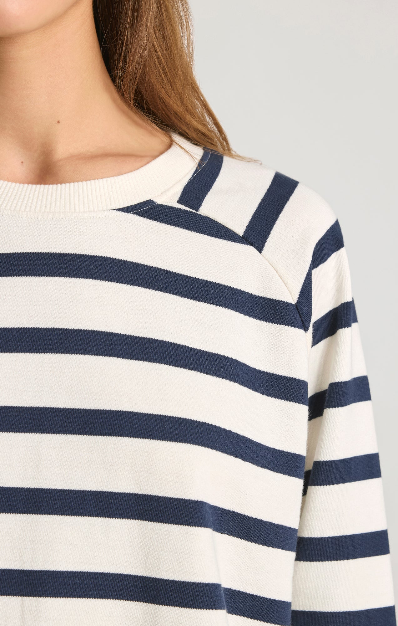 CREW NECK SWEATSHIRT IN BLACK IRIS STRIPE - Image 4