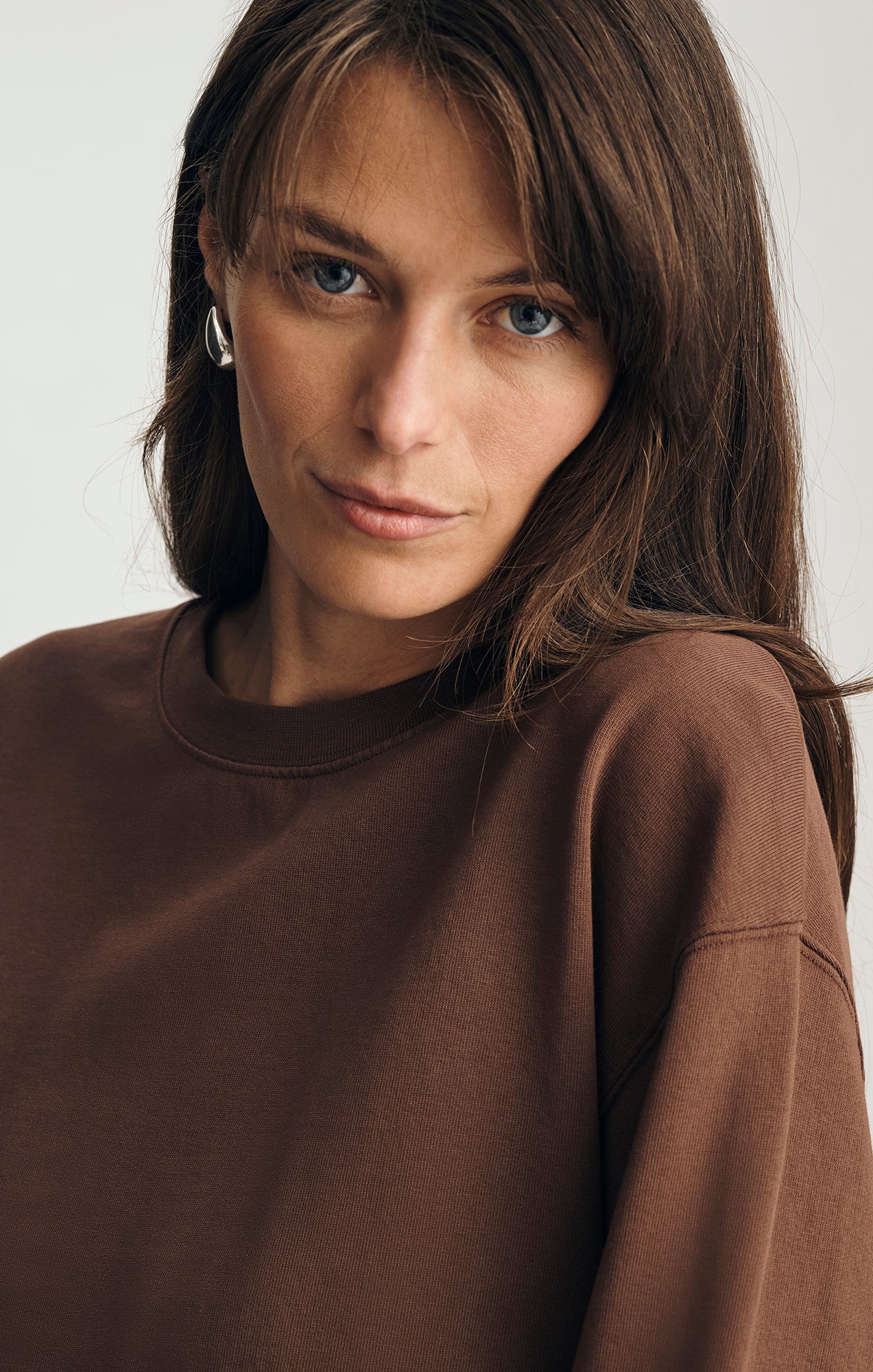 CREW NECK SWEATSHIRT IN MUSTANG - Image 4