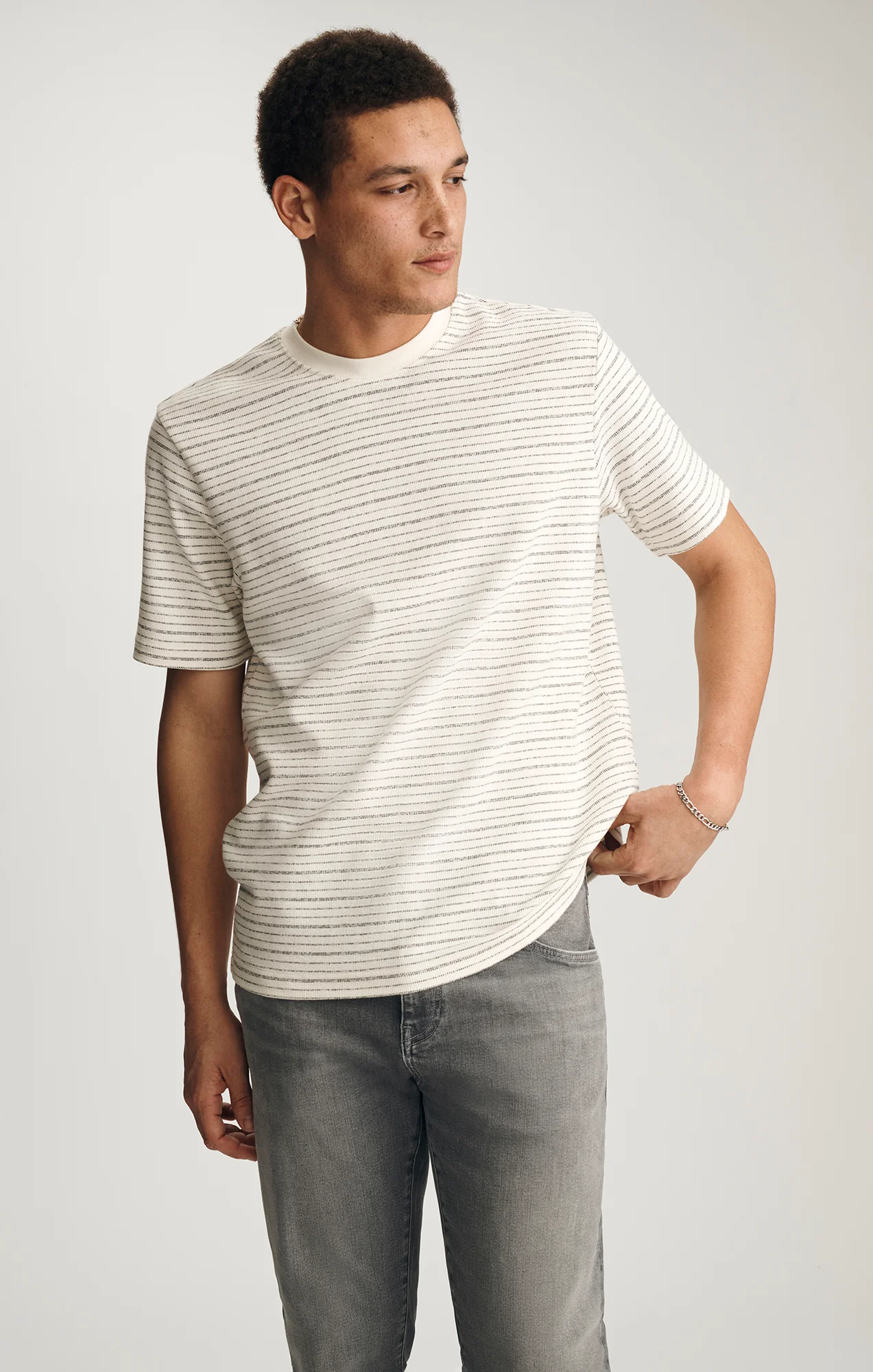 CREW NECK T-SHIRT IN ANTIQUE WHITE
