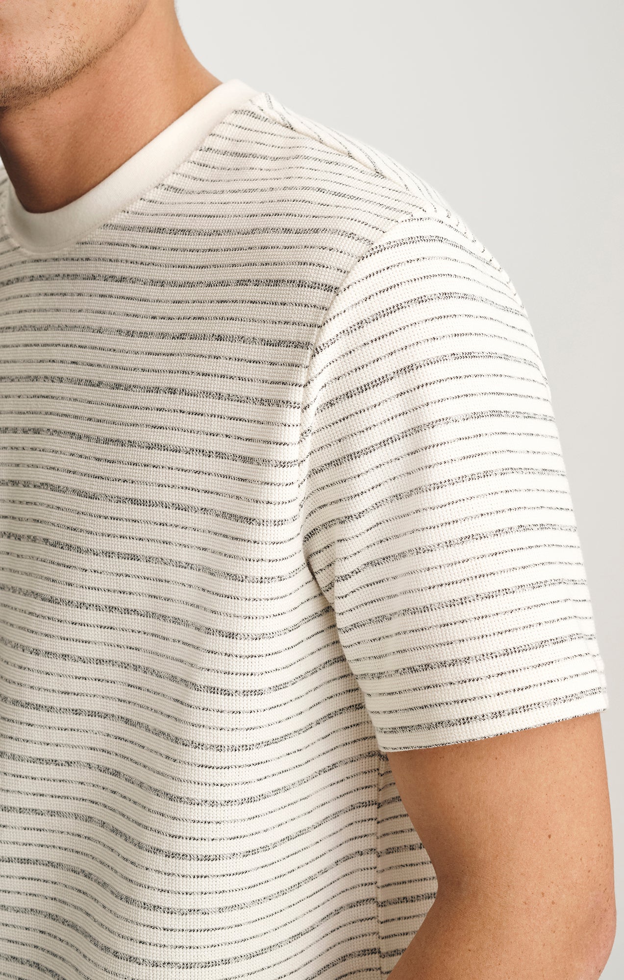 CREW NECK T-SHIRT IN ANTIQUE WHITE - Image 3