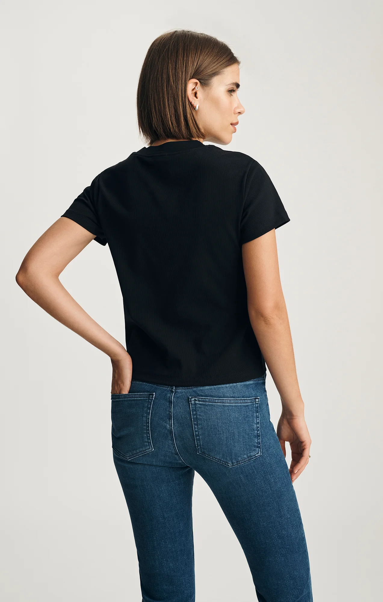 LAYLA RIBBED BABY T-SHIRT IN BLACK - Image 2