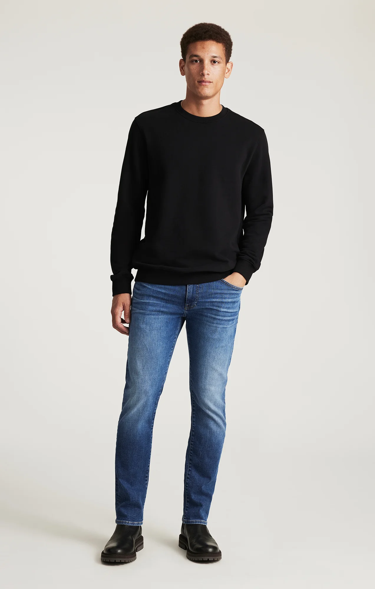 CREW NECK SWEATSHIRT IN BLACK - Image 3