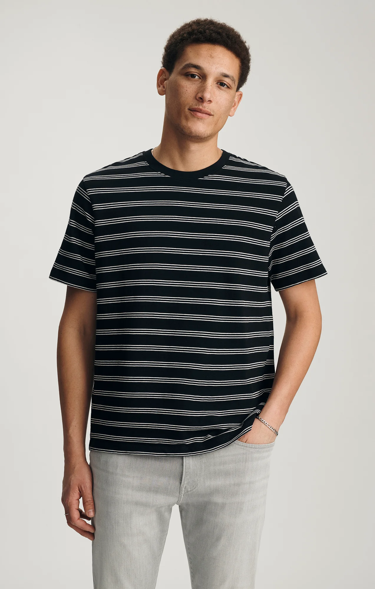 CREW NECK T-SHIRT IN BLACK