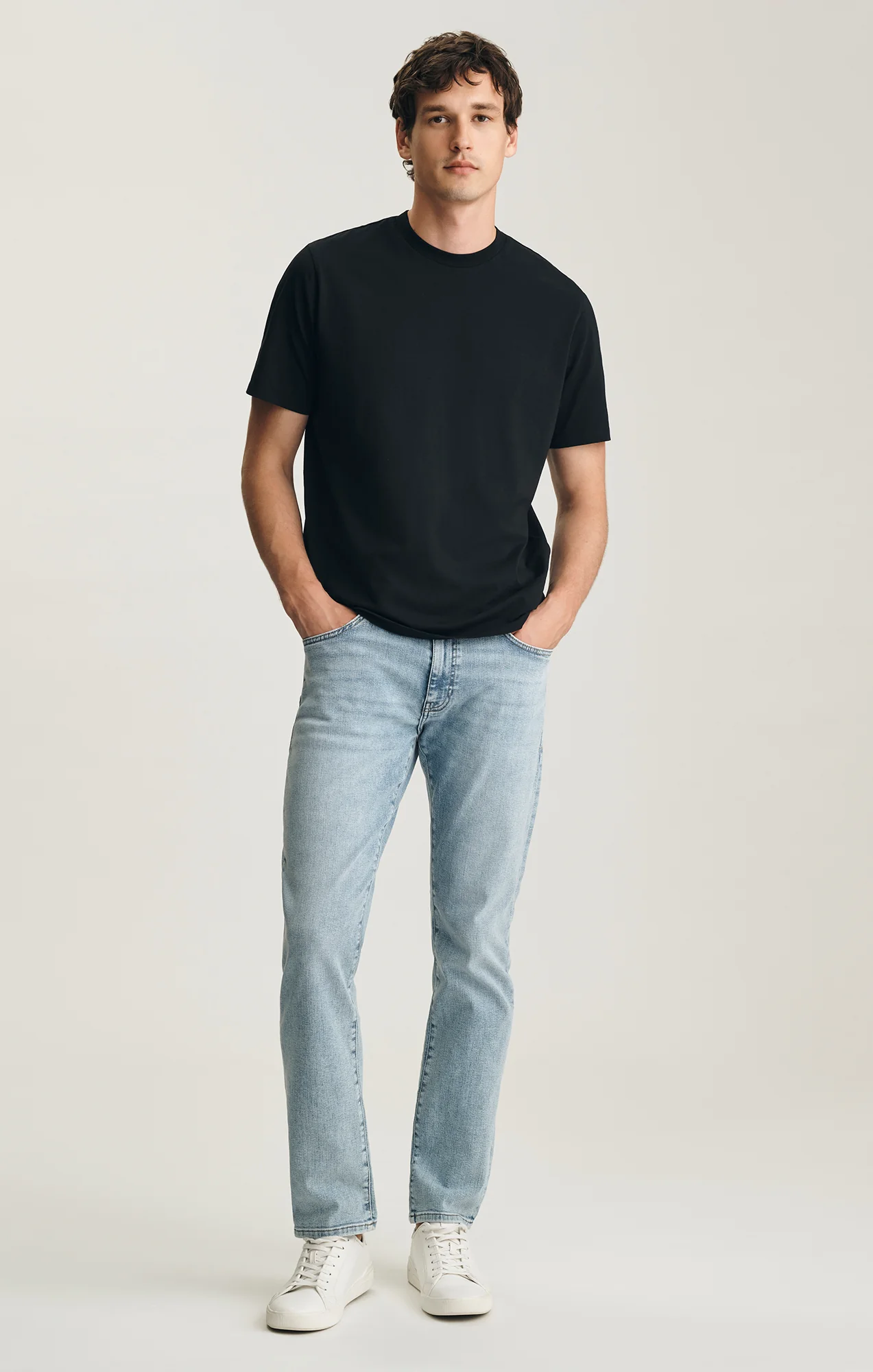 CREW NECK T-SHIRT IN BLACK - Image 4