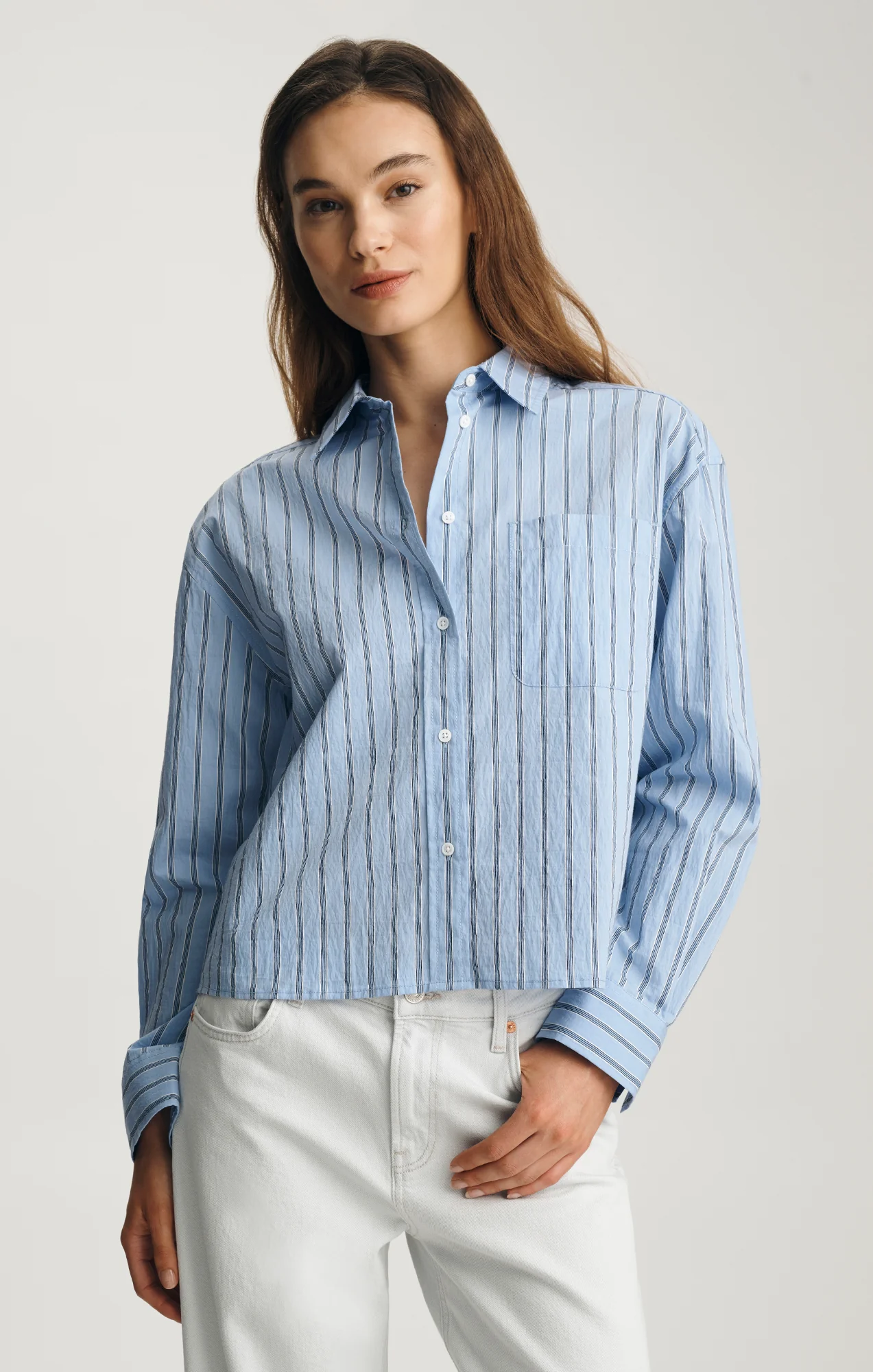 CROPPED ONE POCKET BUTTON-UP SHIRT IN BLUE STRIPED