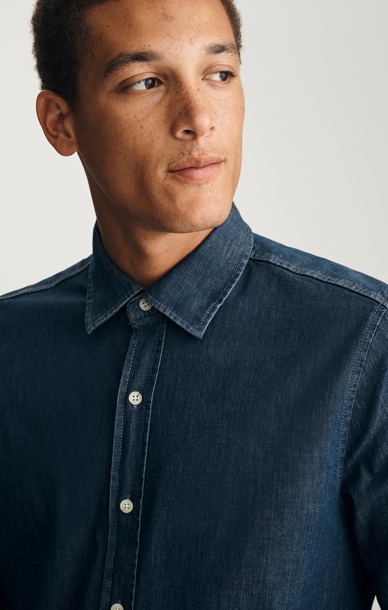 LONG SLEEVE BUTTON-UP SHIRT IN RINSE - Image 5