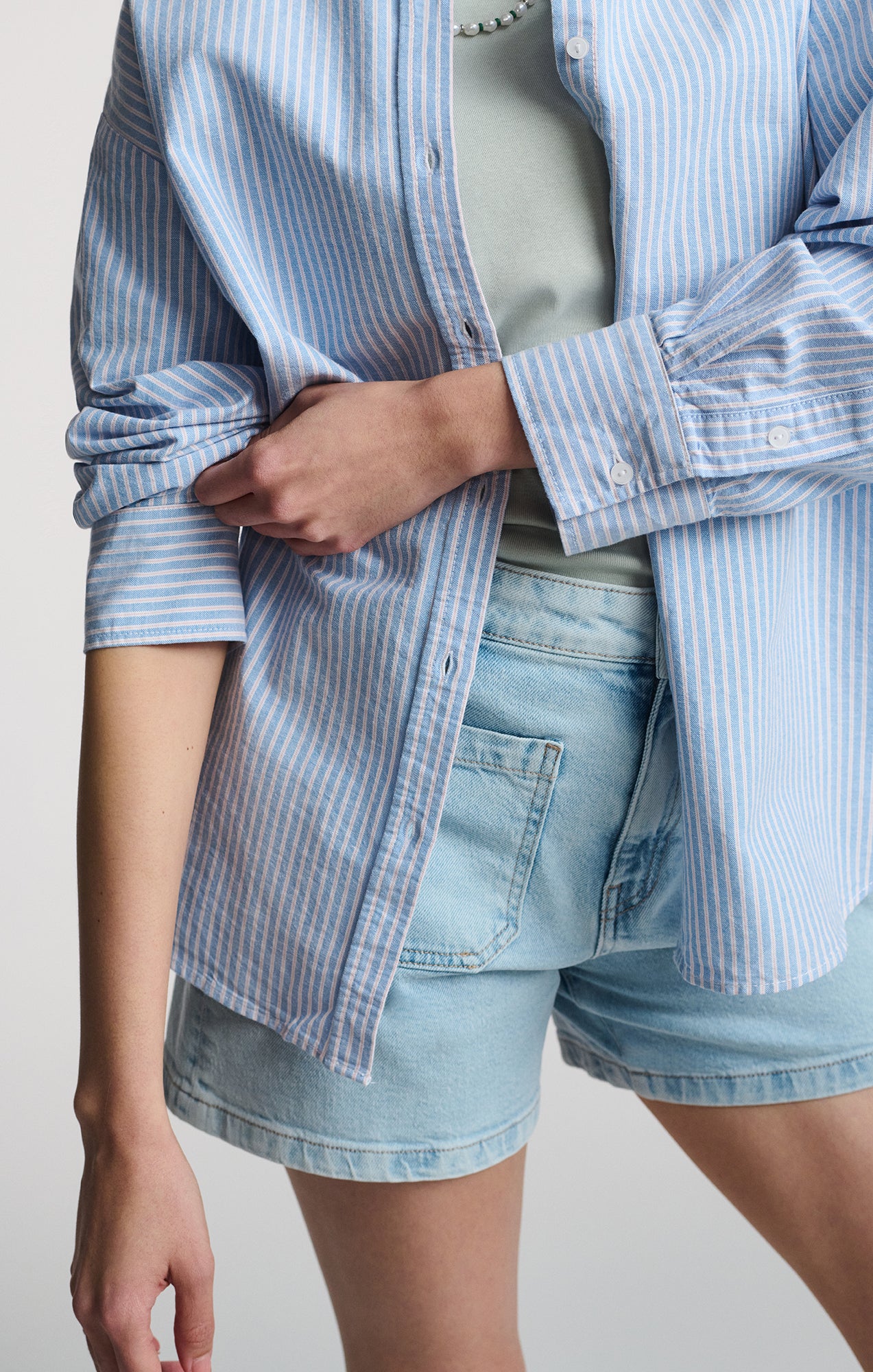 LONG SLEEVE BUTTON-UP SHIRT IN OXFORD BLUE STRIPED - Image 2