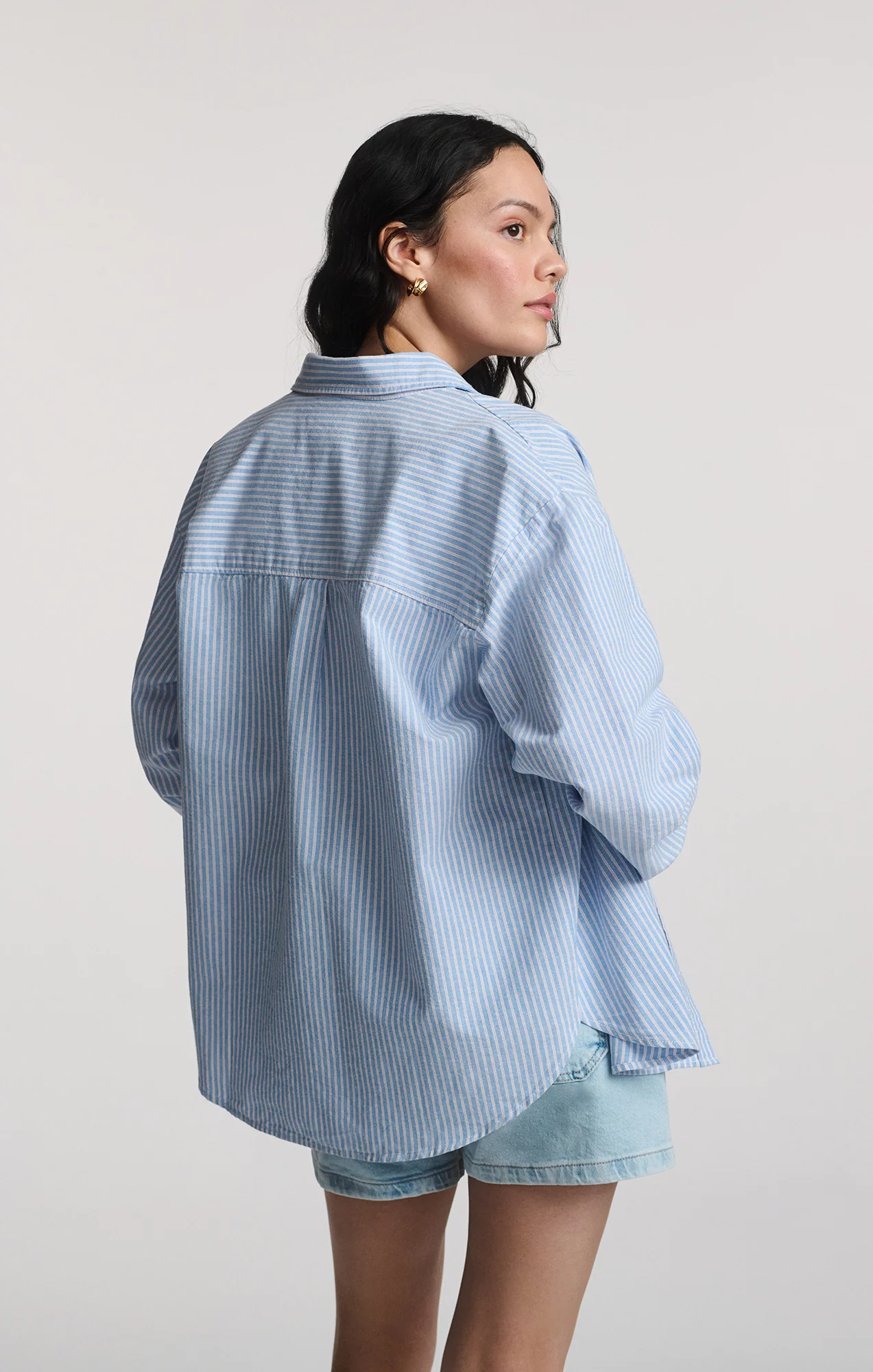 LONG SLEEVE BUTTON-UP SHIRT IN OXFORD BLUE STRIPED - Image 4