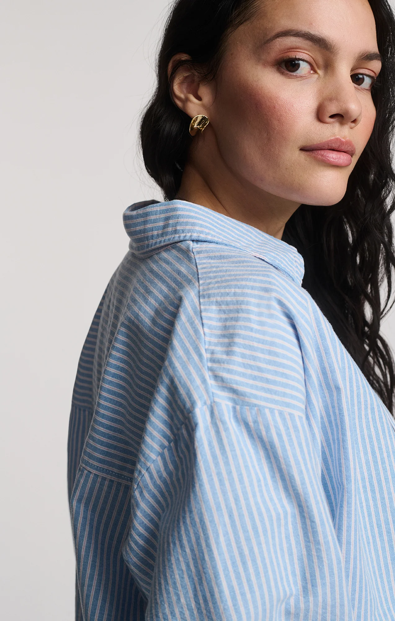LONG SLEEVE BUTTON-UP SHIRT IN OXFORD BLUE STRIPED - Image 6