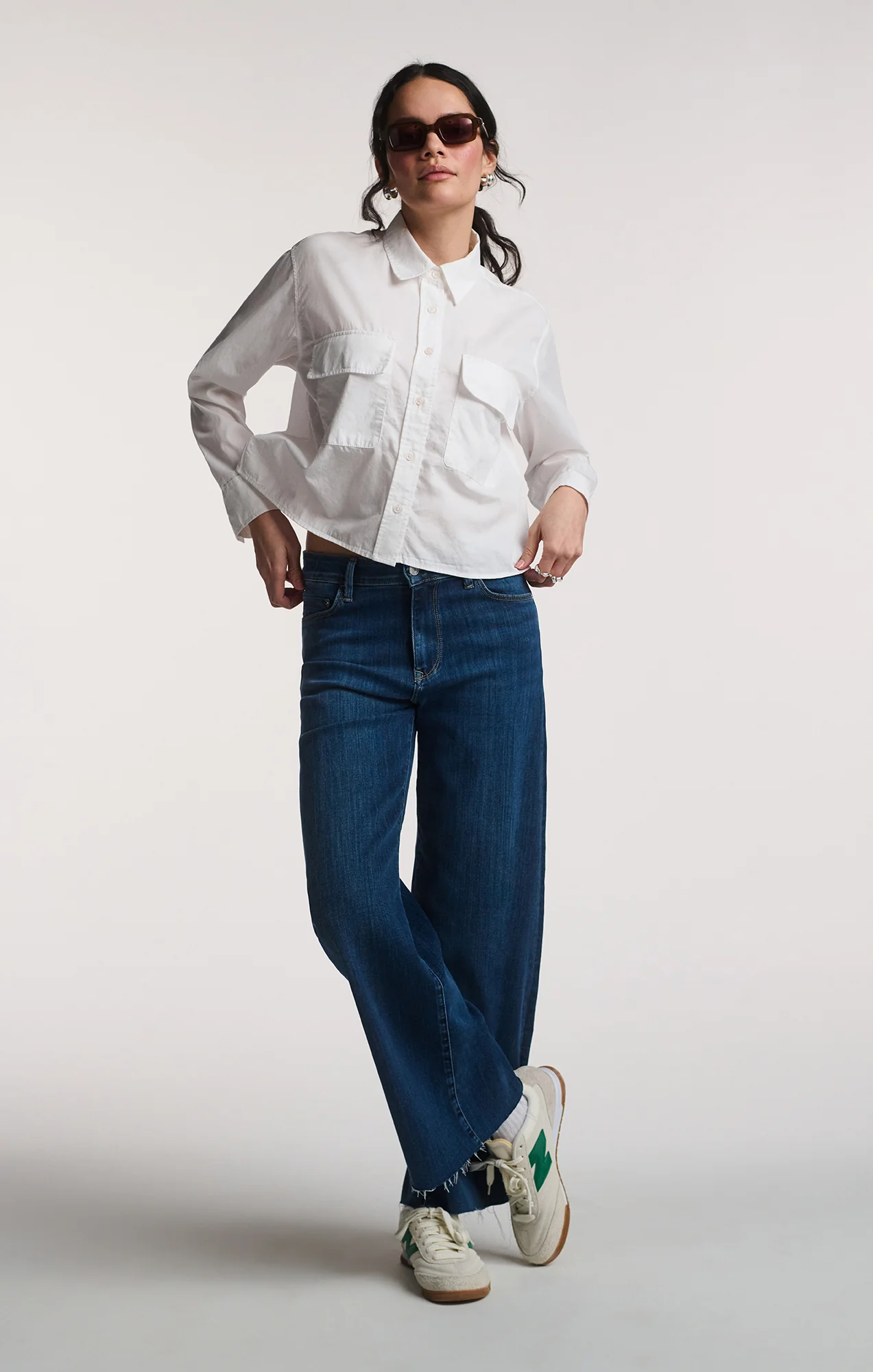DOUBLE POCKET CROPPED BUTTON-UP SHIRT IN WHITE - Image 6