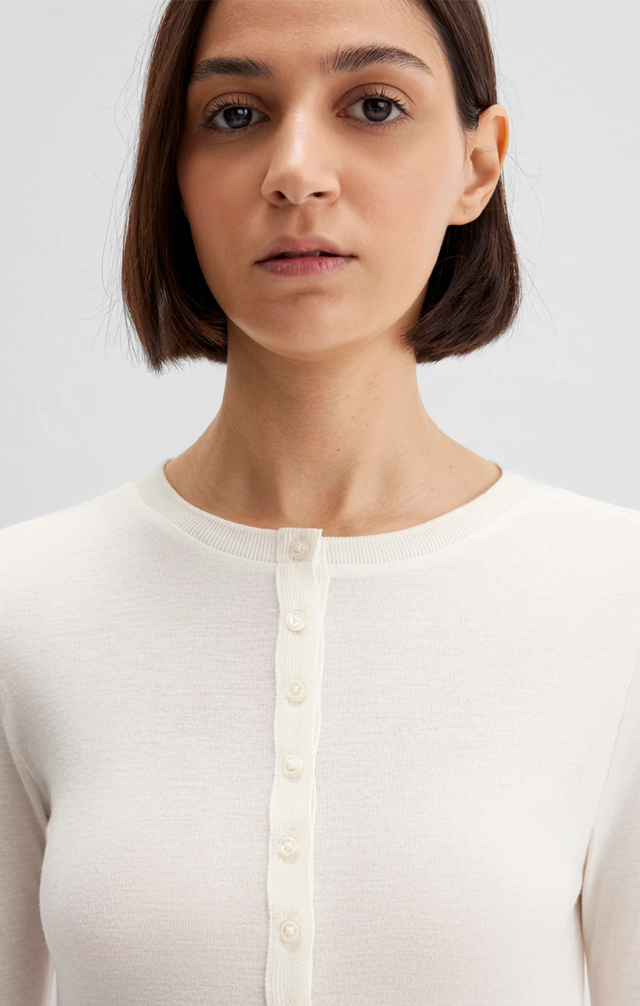 EDITION BUTTON-UP LONG SLEEVE T-SHIRT IN COCONUT MILK - Image 4