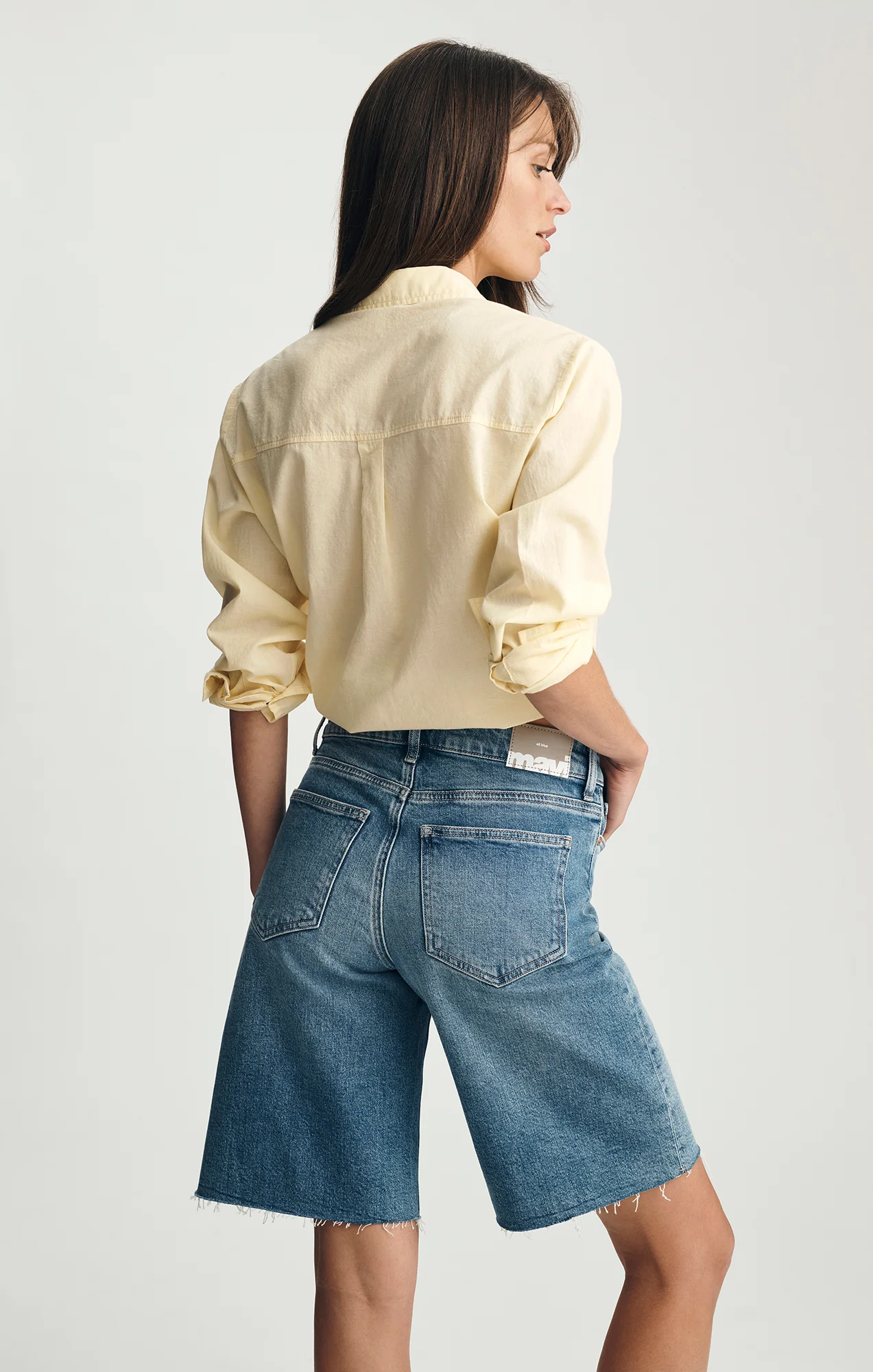 ERIKA BERMUDA SHORTS IN MID BRUSHED CLASSIC BLUE - Image 4