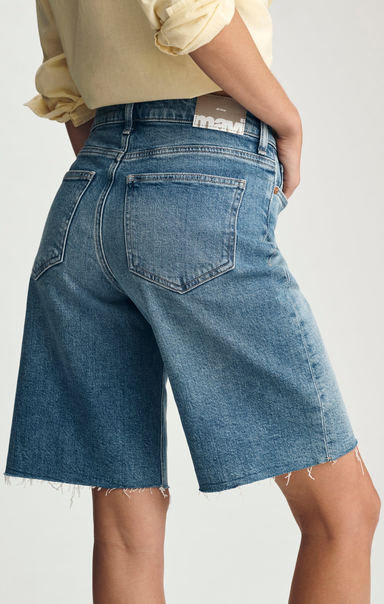ERIKA BERMUDA SHORTS IN MID BRUSHED CLASSIC BLUE - Image 5