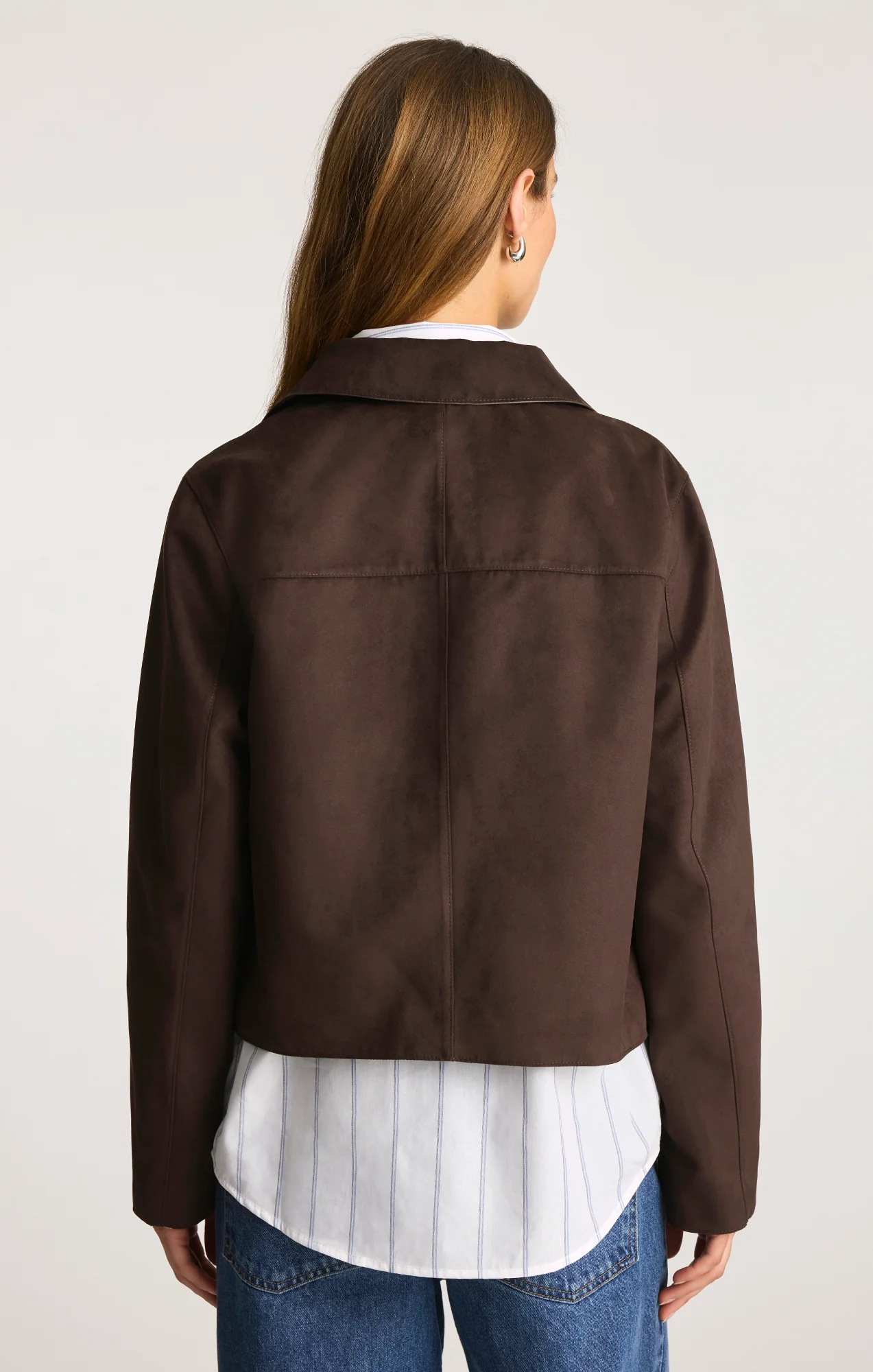 FAUX SUEDE CROPPED JACKET IN BLACK COFFEE - Image 3