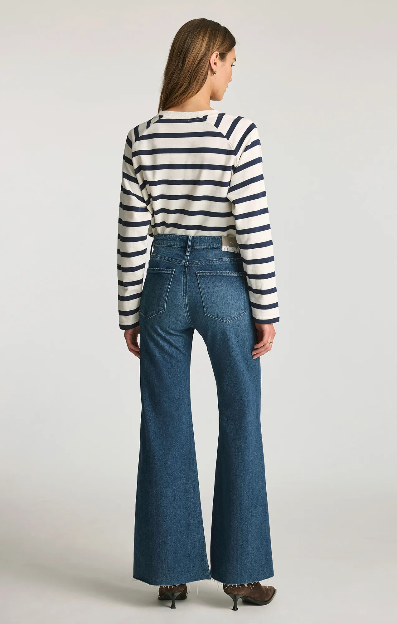 GRACE RELAXED FLARE IN DARK BRUSHED CLASSIC BLUE - Image 3
