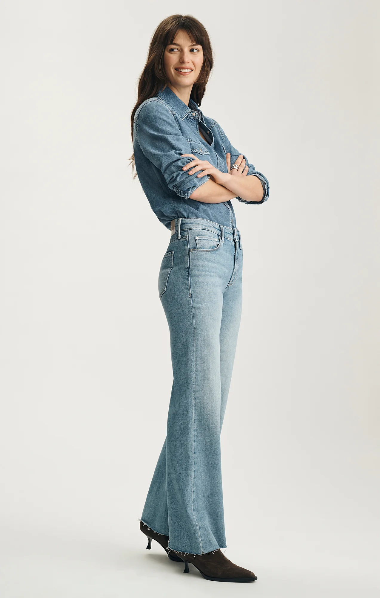 GRACE RELAXED FLARE IN BLEACHED CLASSIC BLUE - Image 2