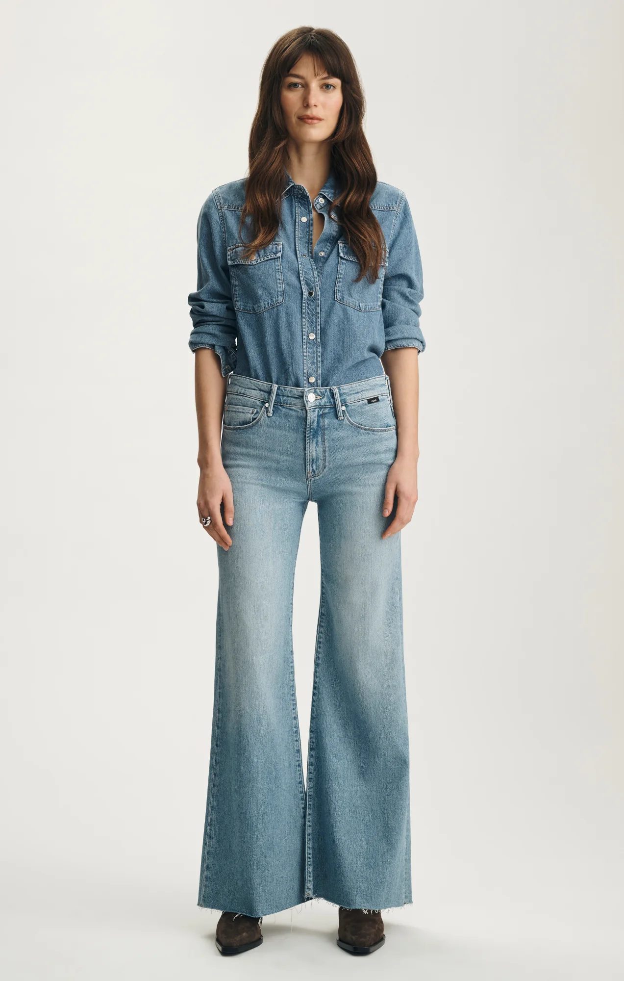 GRACE RELAXED FLARE IN BLEACHED CLASSIC BLUE - Image 4