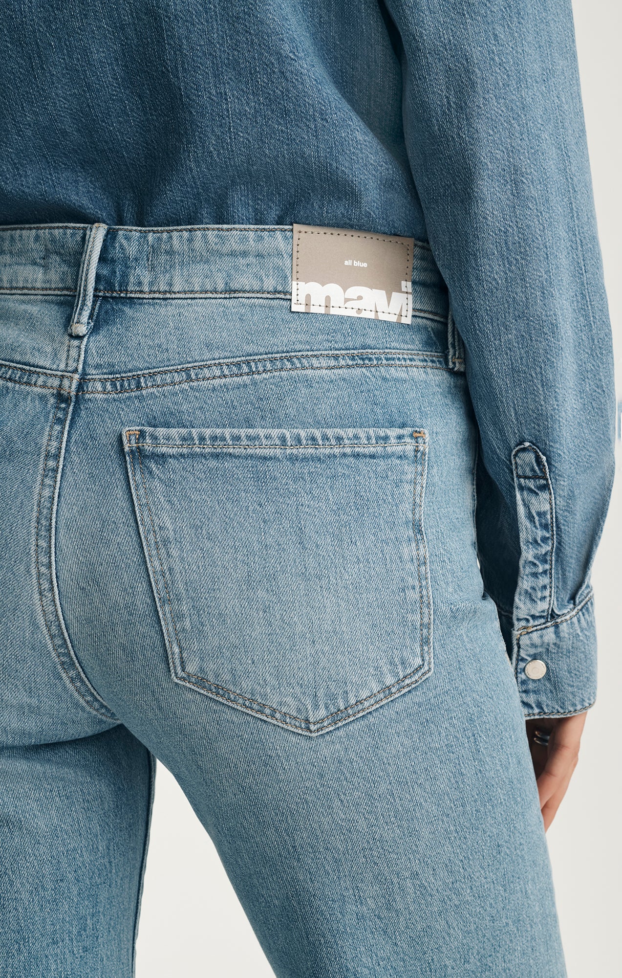 GRACE RELAXED FLARE IN BLEACHED CLASSIC BLUE - Image 6