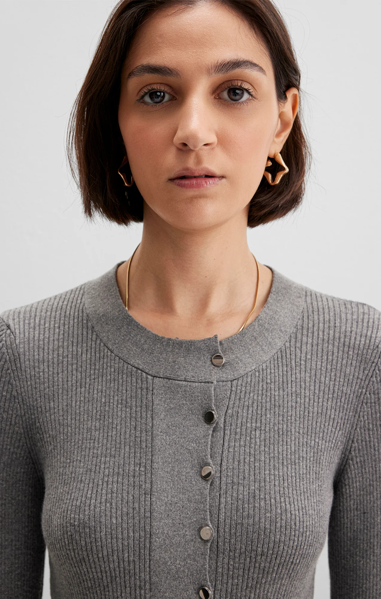 EDITION BUTTON-FRONT SWEATER IN MID GREY MELANGE - Image 3