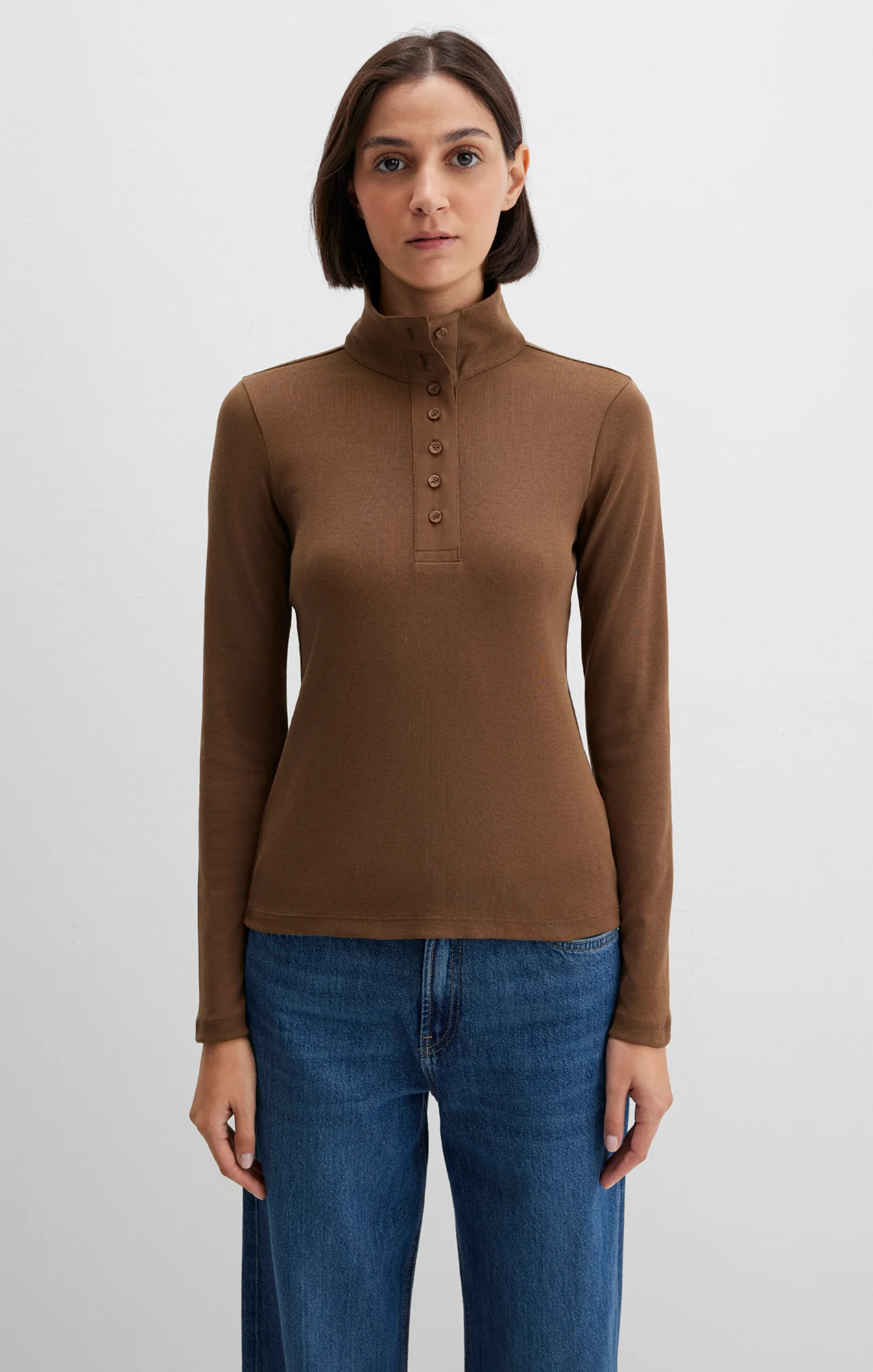 BUTTON-FRONT TURTLENECK SHIRT IN TEAK