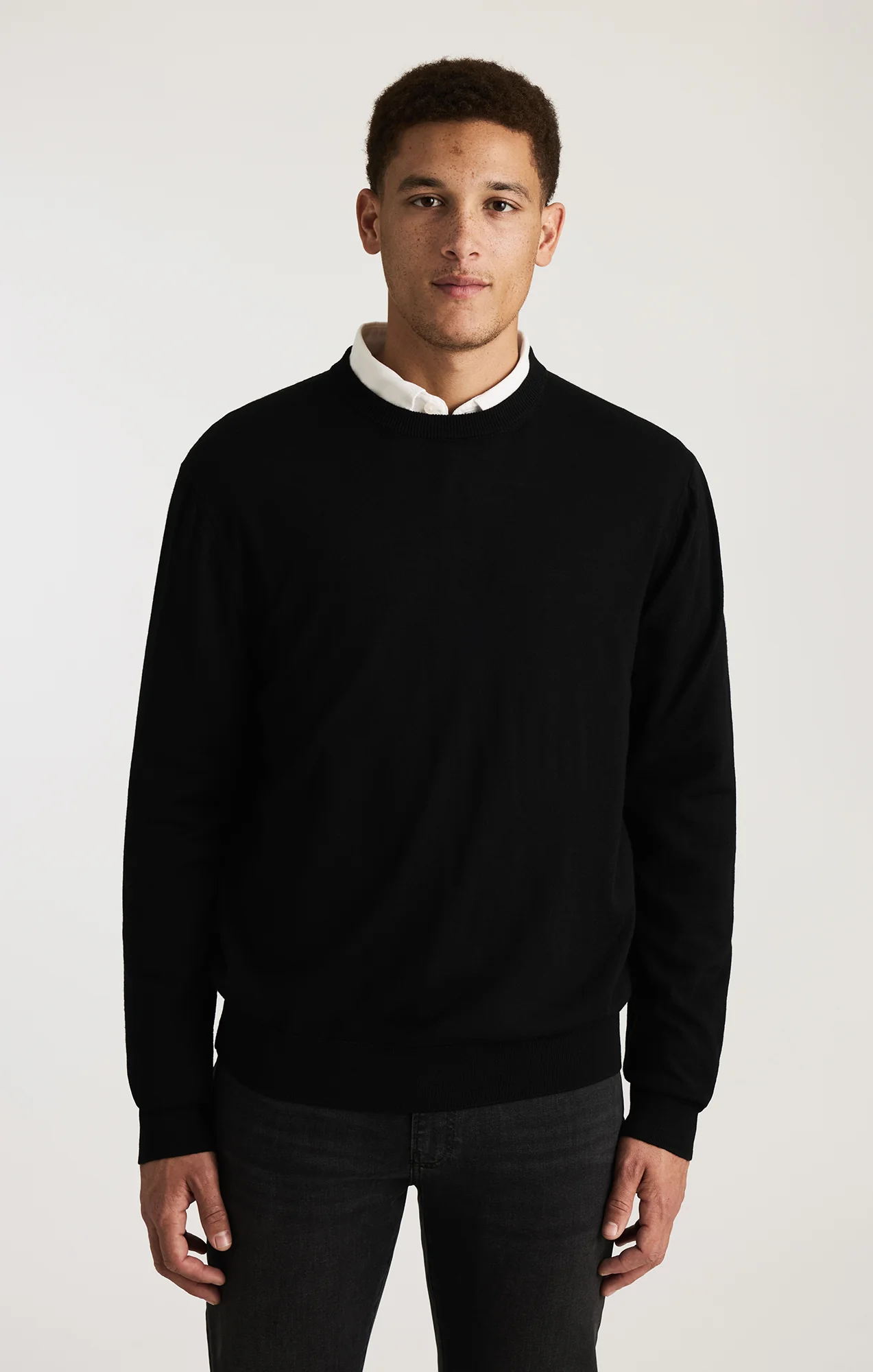EDITION MERINO WOOL CREW NECK SWEATER IN BLACK