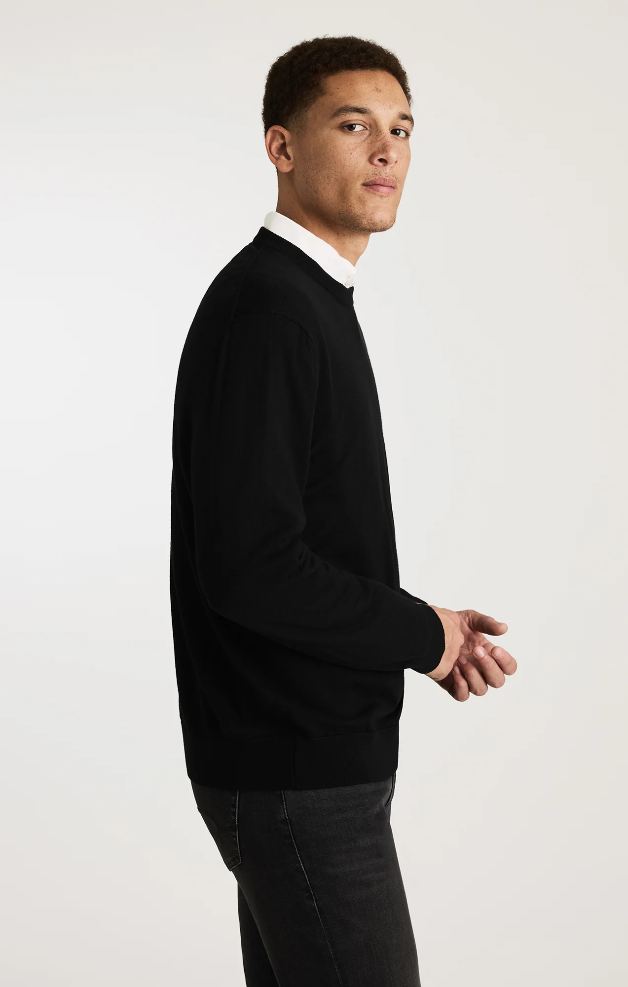 EDITION MERINO WOOL CREW NECK SWEATER IN BLACK - Image 3