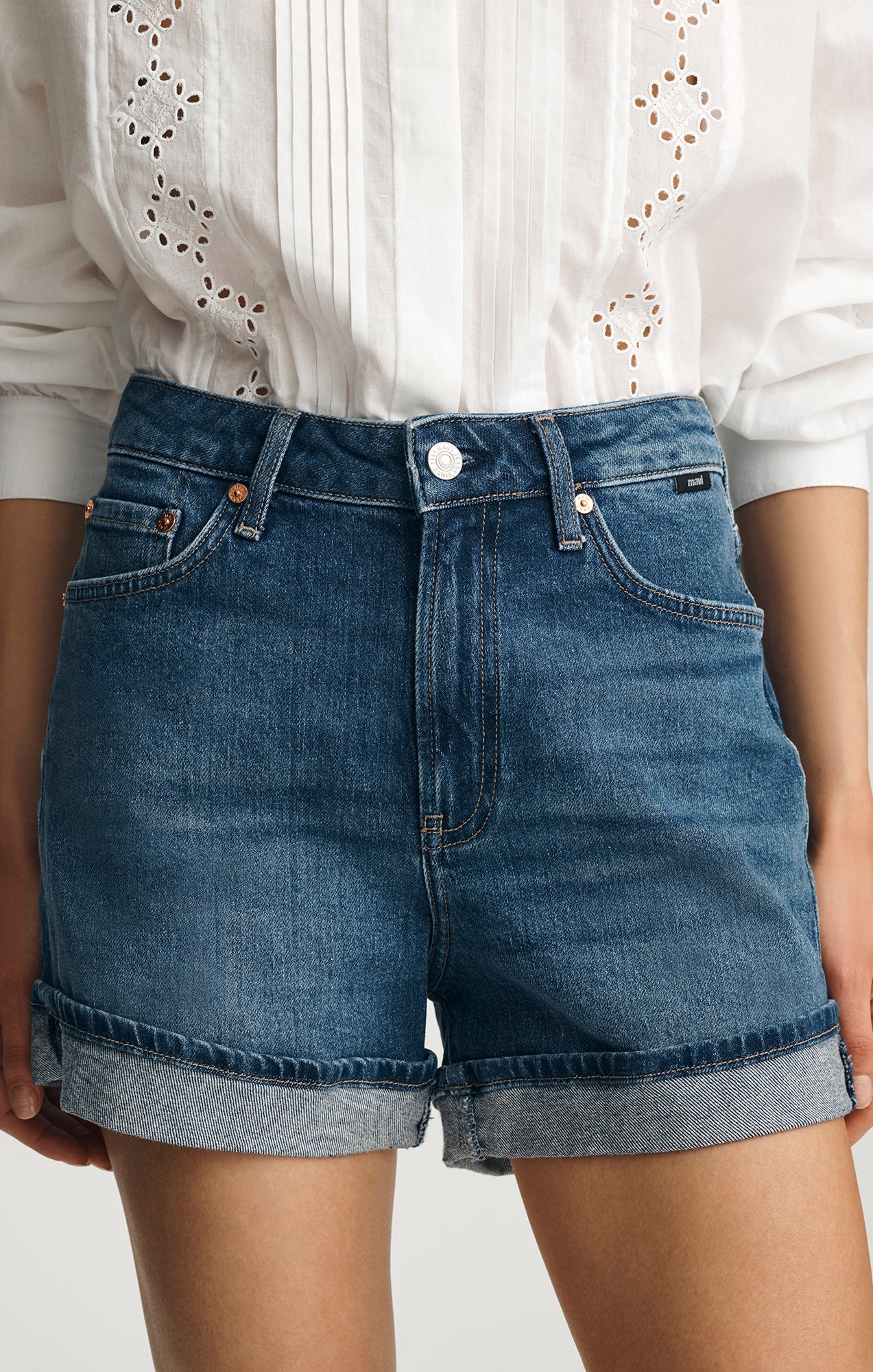 HEIDI CUFFED SHORTS IN MID BRUSHED CLASSIC BLUE - Image 6